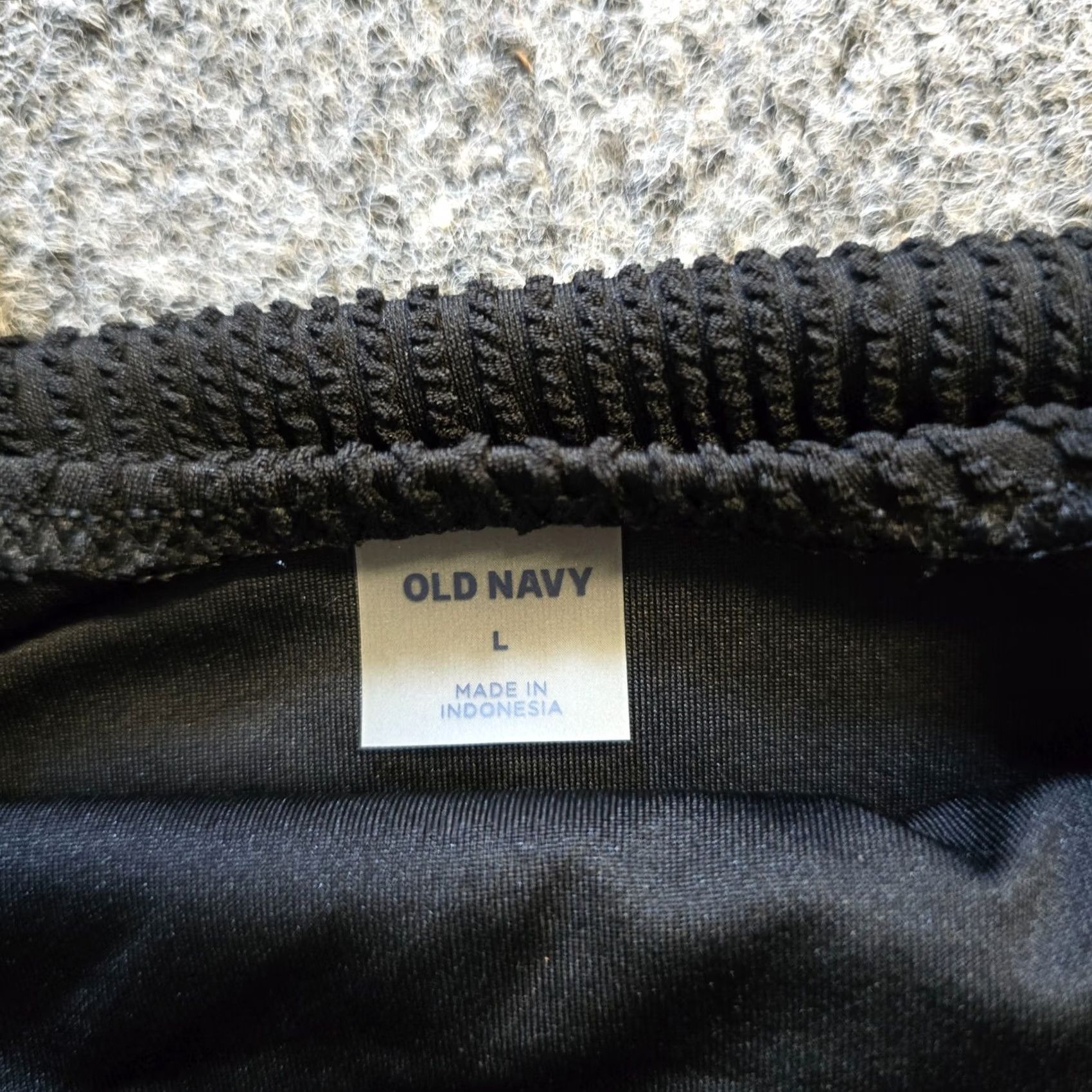 Old Navy Old Navy One Piece Women Large Black Ribbed Stretch Resort Capsule Swimsuit Regular Size XS? No, keep as L. Size ONE SIZE - 4 Thumbnail