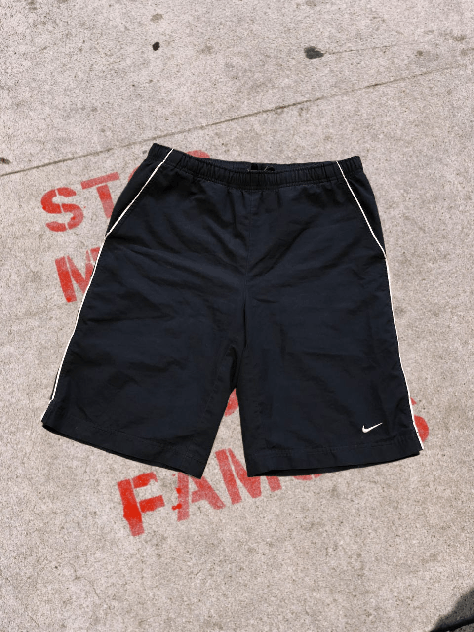 Nike Nike Shorts Size US 30 / EU 46 - 1 Thumbnail