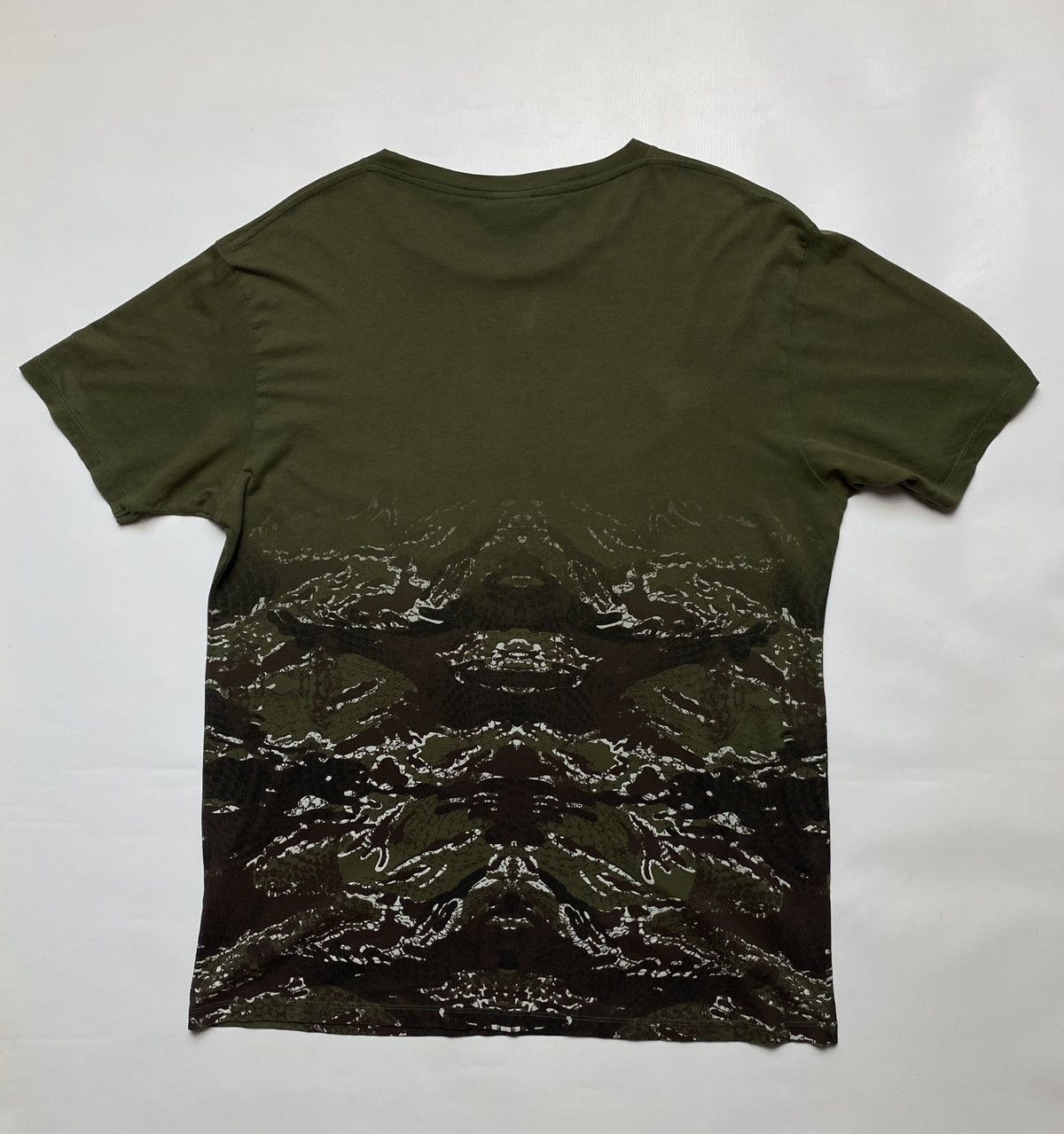 Designer Marcelo Burlon Lion Camo Graphic Print T-Shirt Size M Size US M / EU 48-50 / 2 - 3 Thumbnail