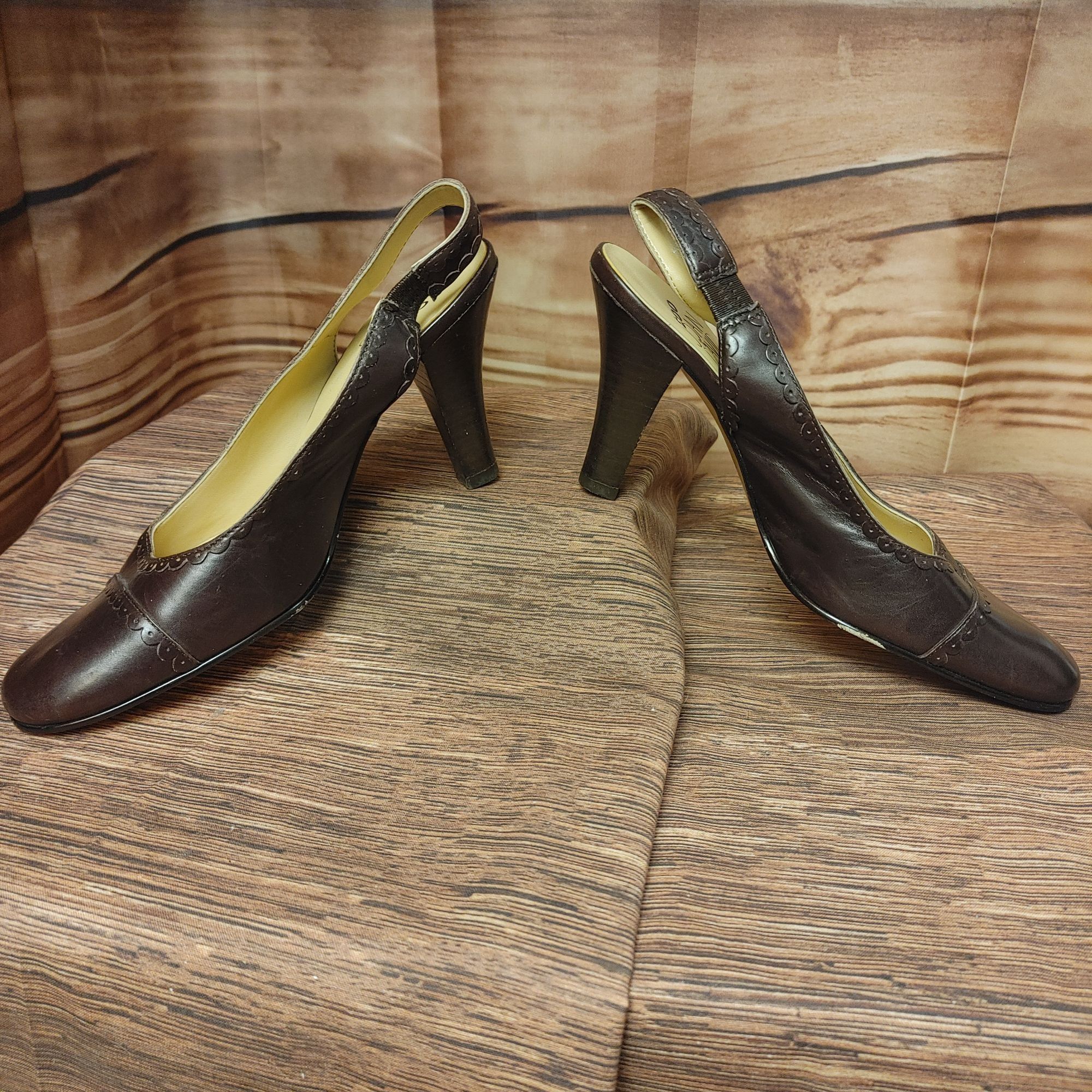 Other Women's Brown/Taupe Leather 3" Closed Toe Floral Ankle Strap Size US 6 / IT 36 - 3 Thumbnail