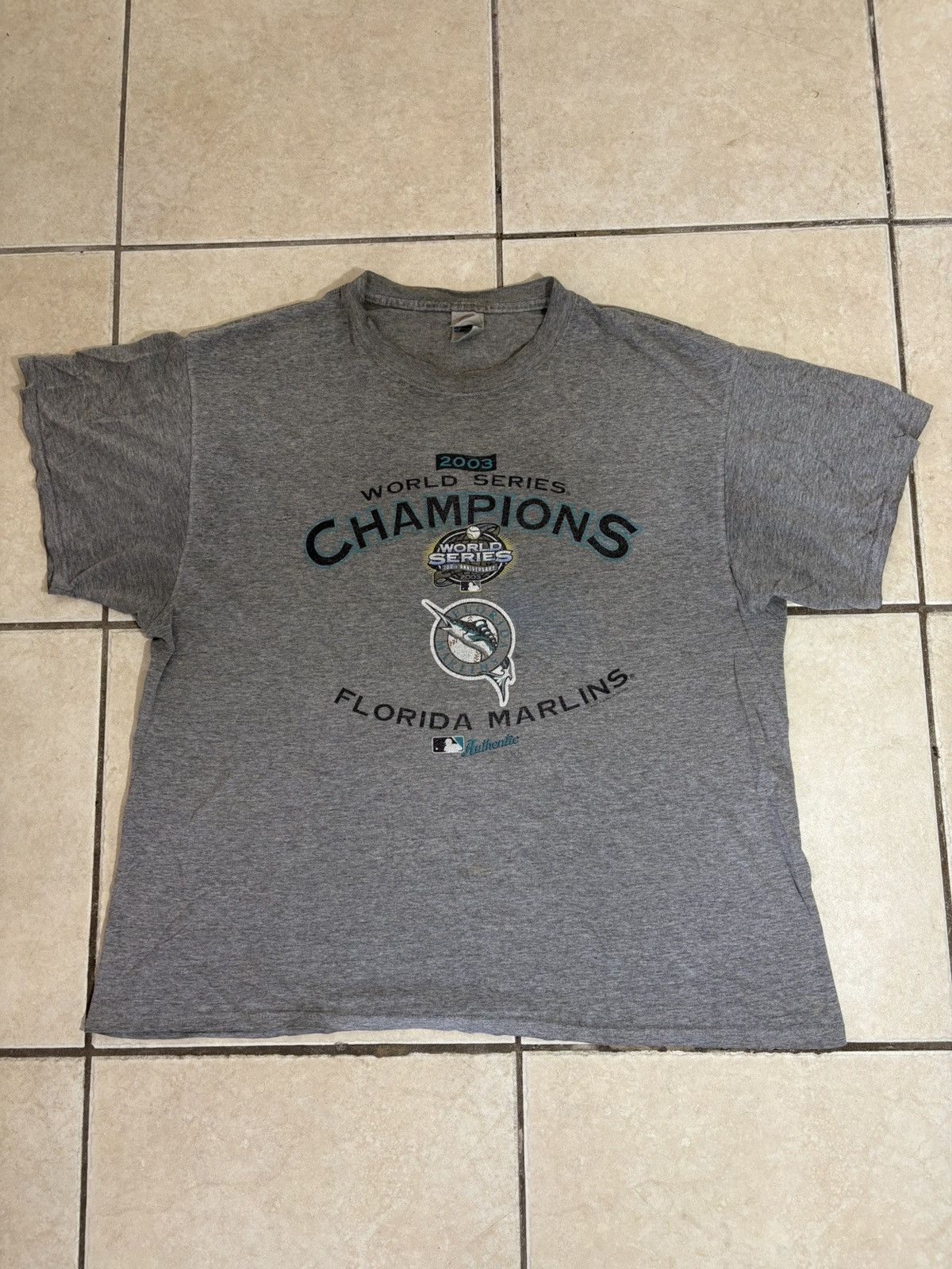 MLB × Vintage Vintage 2003 Florida Marlins World Series Champions T-shirt Size US XL / EU 56 / 4 - 1 Thumbnail