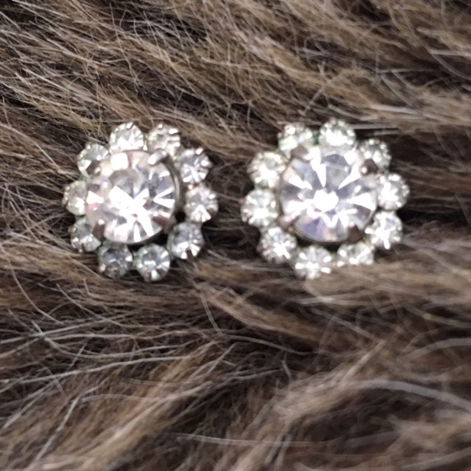 Vintage Vintage rhinestone flower design pierced earrings Size ONE SIZE - 1 Thumbnail
