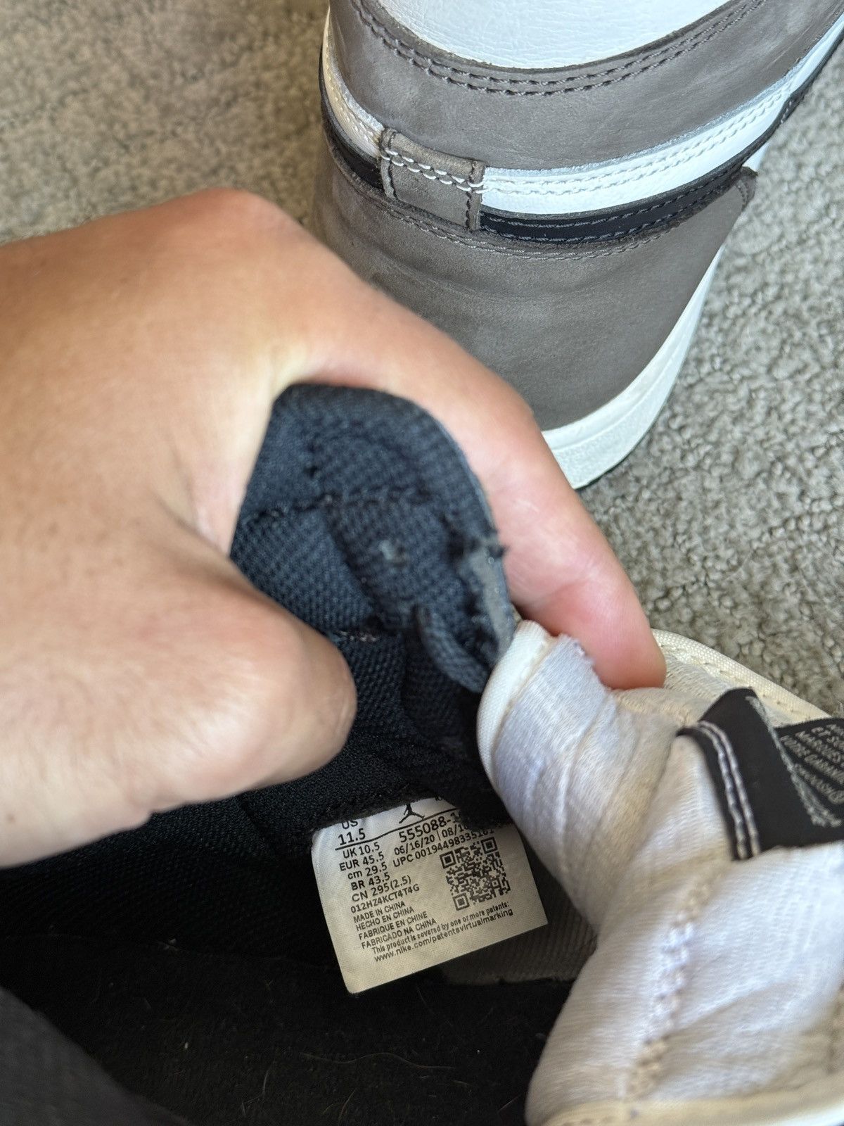 Nike Jordan 1 High Dark Mocha (Size: 11.5) Size US 11.5 / EU 44-45 - 5 Thumbnail
