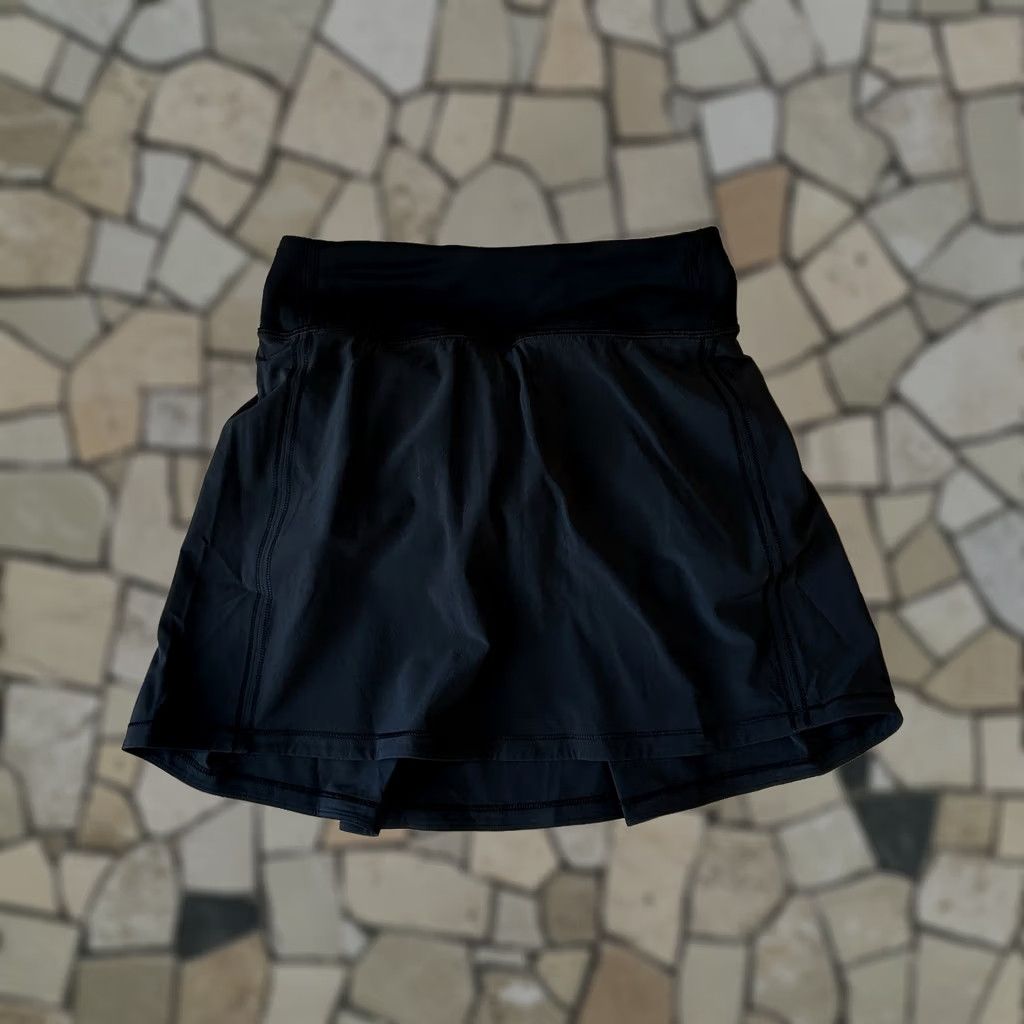 Lululemon Lululemon Pace Rival Skirt Black Extra Long 0 Women Athletic Lined Polyester Blend Machine Washable Waist 24-26 Womens Size 25" / US 0 / IT 36 - 1 Thumbnail