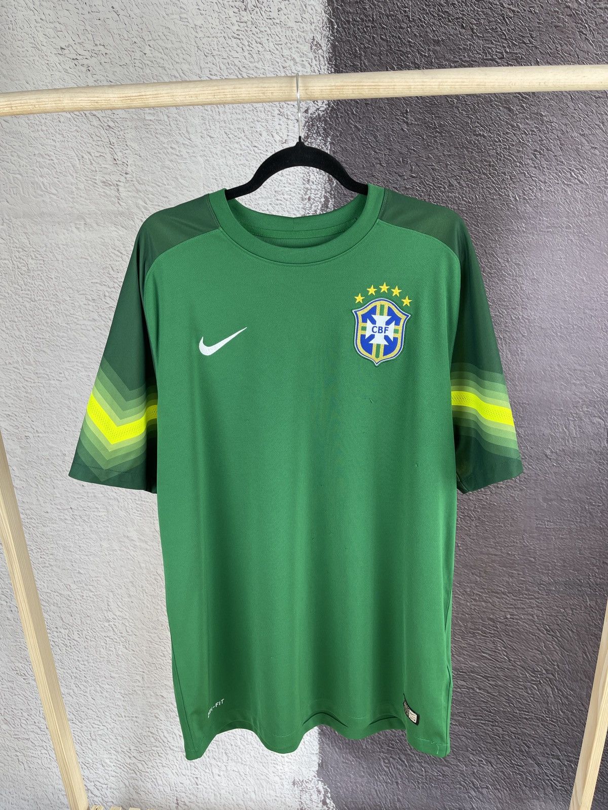 Image of Nike Brazil 2014 Goalkeeper Soccer Jersey Football in Green, Men's (Size XL)