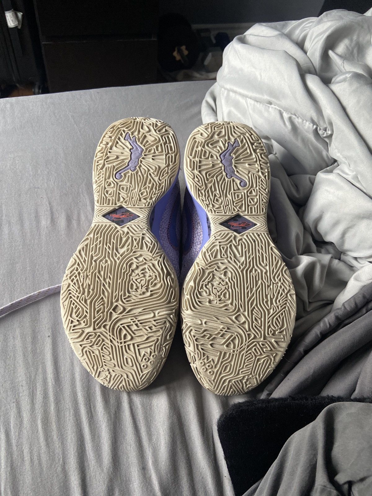 Nike Lebron 20s (Violet Frost) Size US 9 / EU 42 - 2 Thumbnail