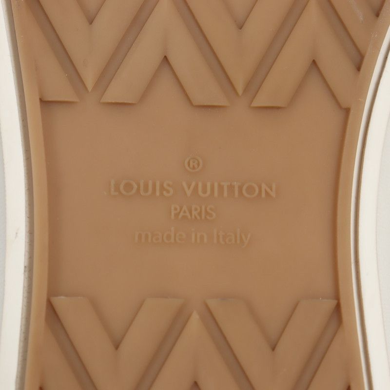 Louis Vuitton Louis Vuitton Monogram High-Top Sneakers in White - Size US 7 / EU 40 - 1 Thumbnail