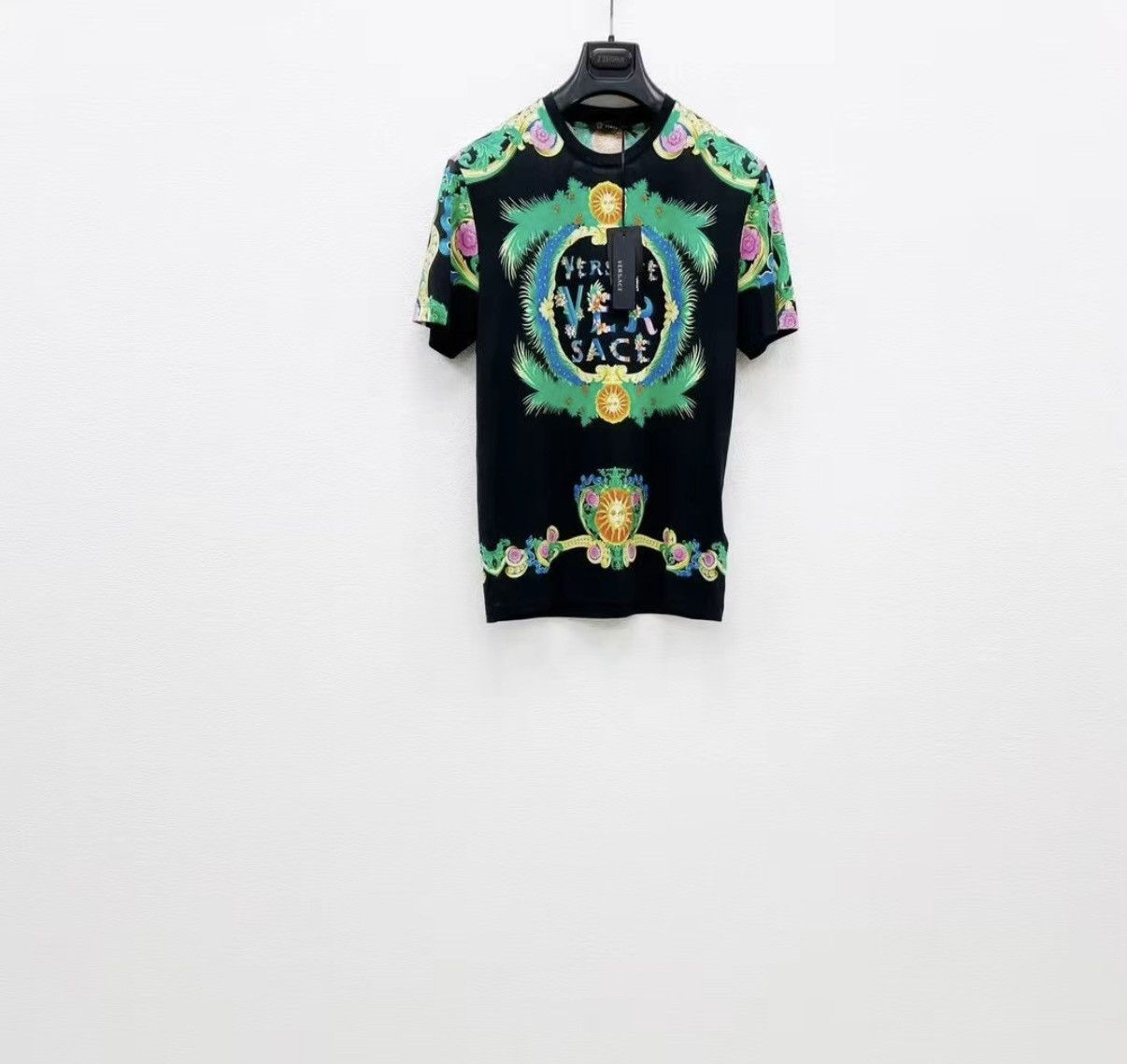 Versace VERSACE 100% Cotton Mainline Short Sleeve T-shirt J30 Size US M / EU 48-50 / 2 - 1 Thumbnail