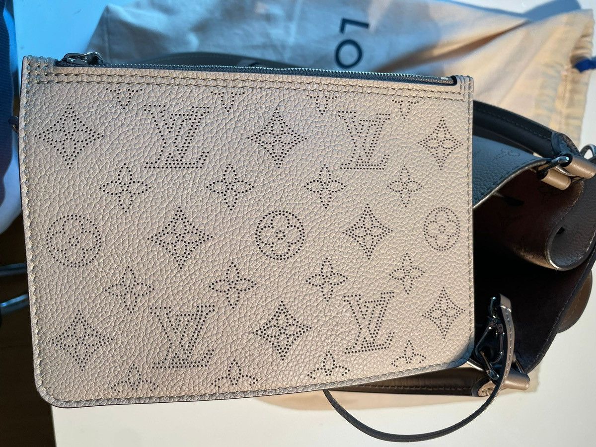 Louis Vuitton Louis Vuitton Monogram Mahina Galet Size ONE SIZE - 18 Thumbnail