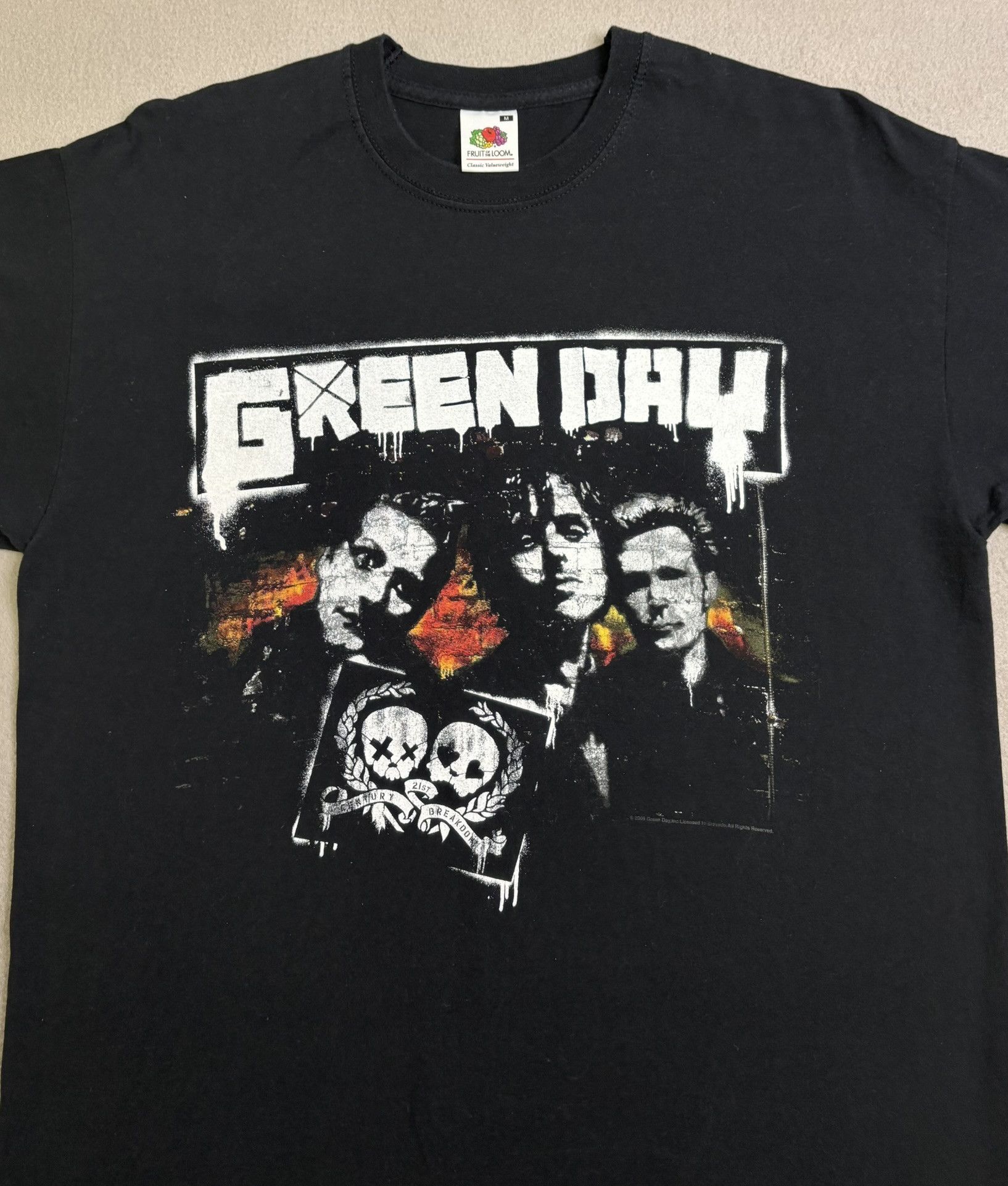 Band Tees T-Shirt Green Day 2009 Fruit of the loom size. M Size US M / EU 48-50 / 2 - 6 Thumbnail