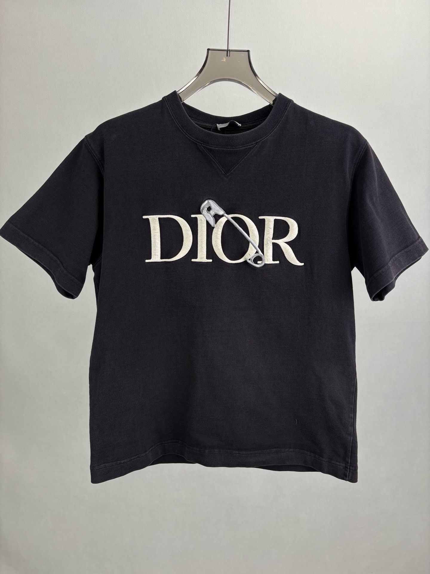 Dior DIOR Brooch Embroidery Black T-shirt Size US M / EU 48-50 / 2 - 1 Thumbnail
