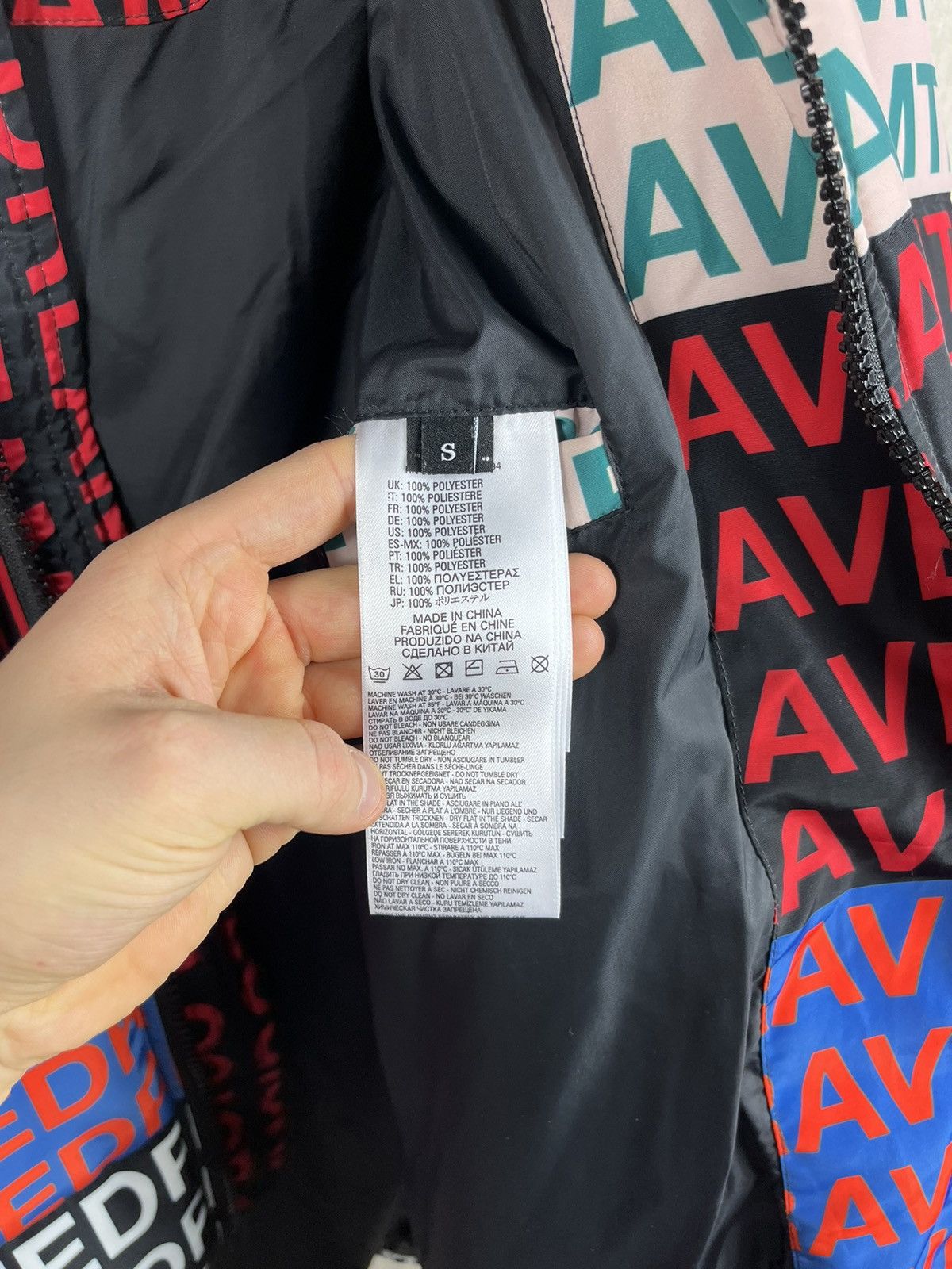 Diesel Diesel puffer boxy oversized down jacket full print words Size US S / EU 44-46 / 1 - 16 Thumbnail