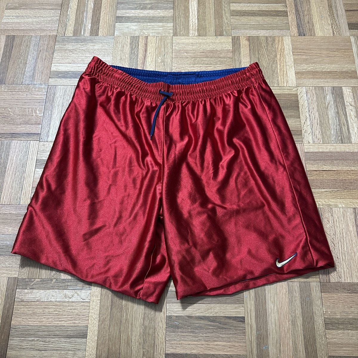 Nike Vintage Nike reversible shorts Size US 34 / EU 50 - 2 Thumbnail