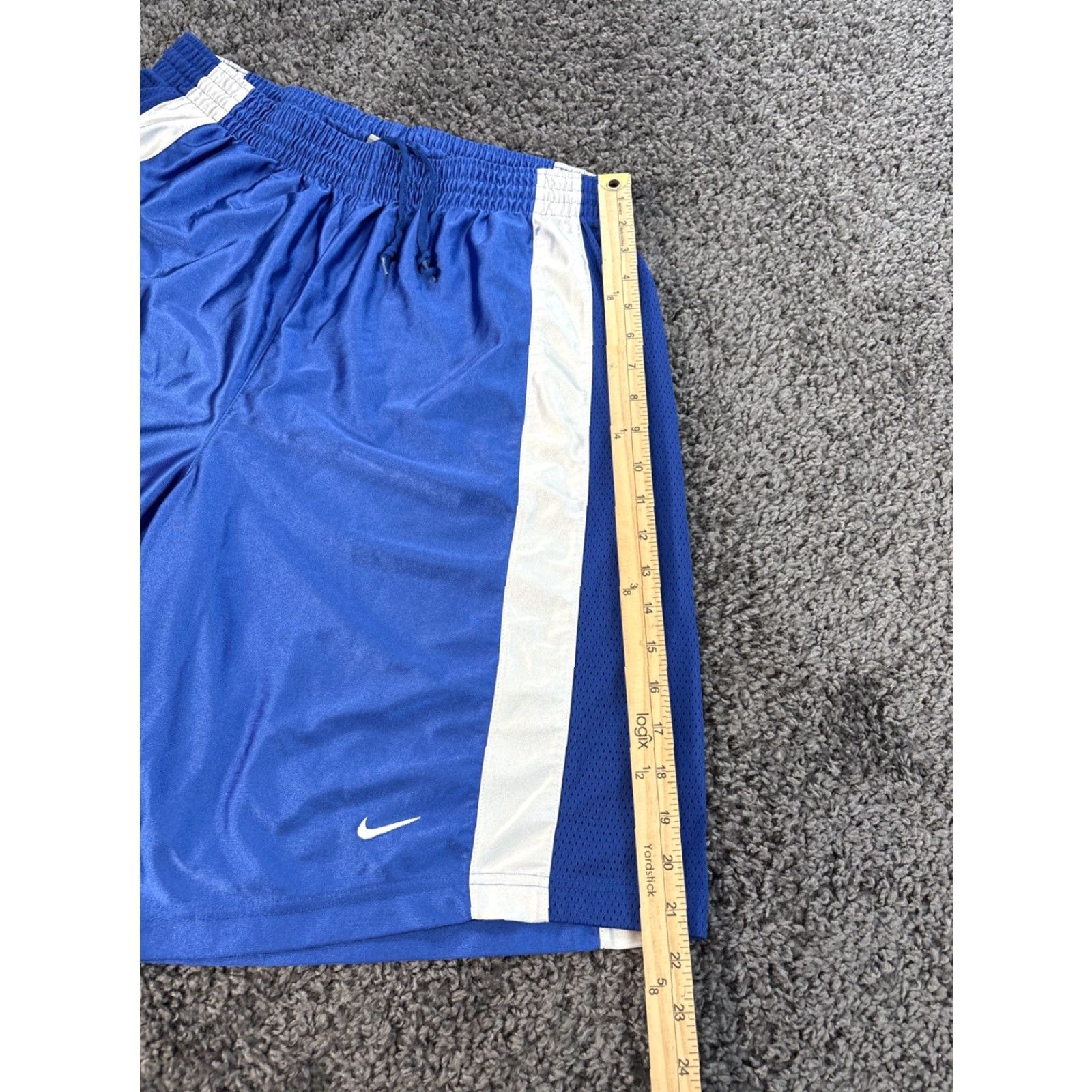 Nike VINTAGE Nike Shorts Mens XL Blue Dazzle Warm Up MMA Striped Basketball Y2K Mens Size US 36 / EU 52 - 2 Thumbnail