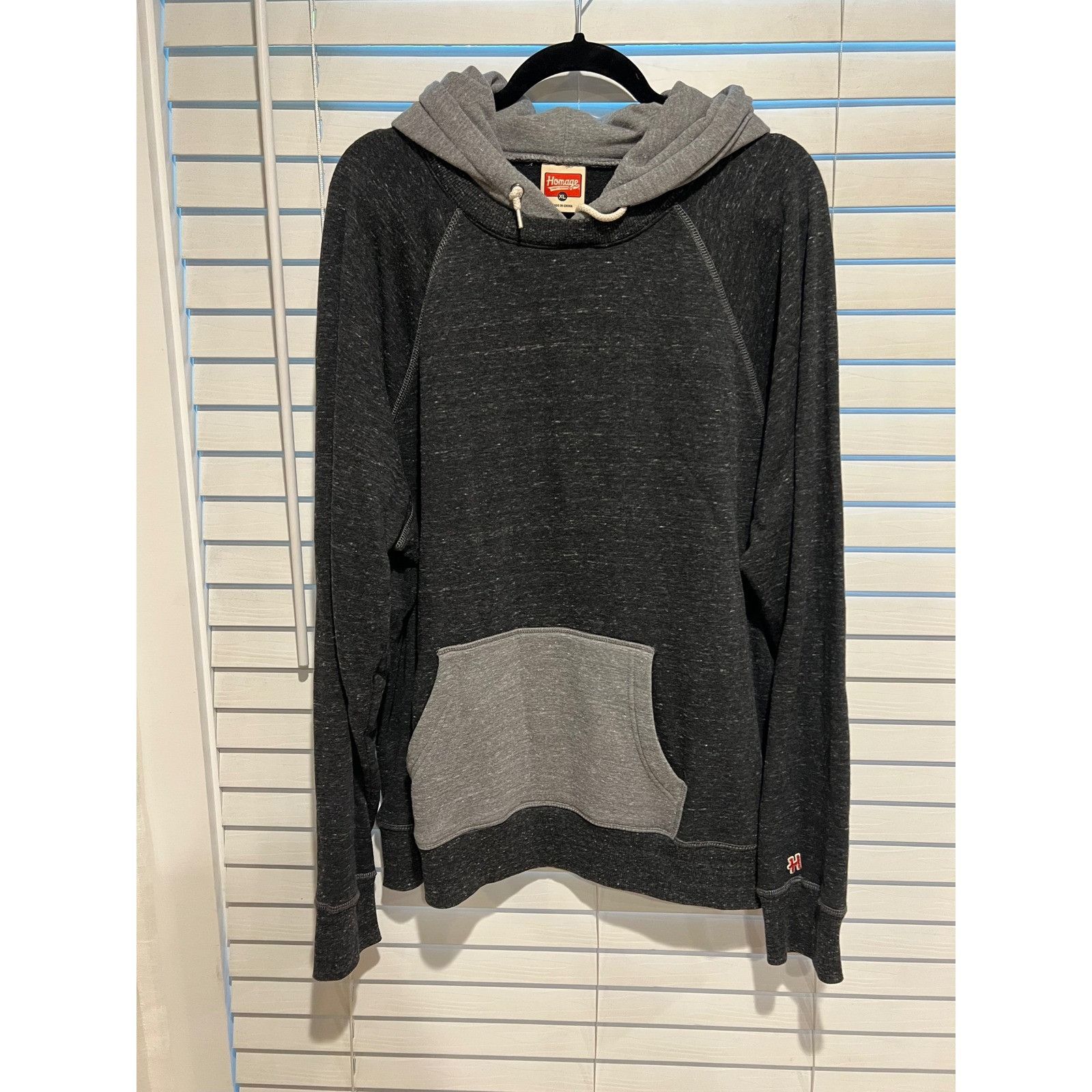 Homage Homage Mens XL Gray Raglan Pullover Hoodie Long Sleeve Sweat Size US XL / EU 56 / 4 - 1 Thumbnail