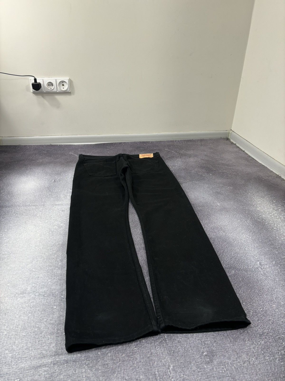 Levi's Vintage Levi’s 506 Men’s Straight Fit USA Black Denim Jeans Size US 36 / EU 52 - 3 Thumbnail
