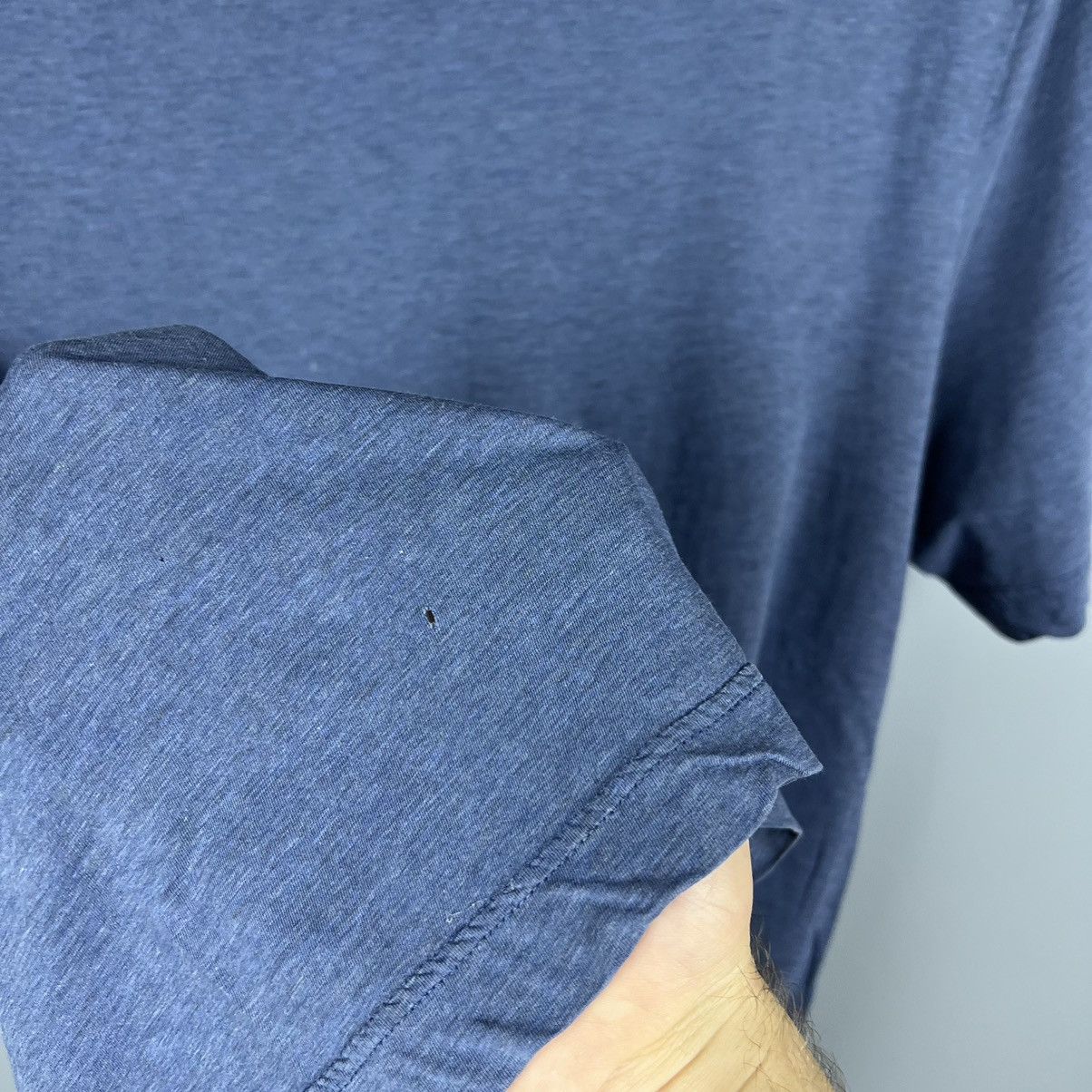 Louis Vuitton LAST DROP Louis Vuitton tee Size L / US 10 / IT 46 - 11 Thumbnail