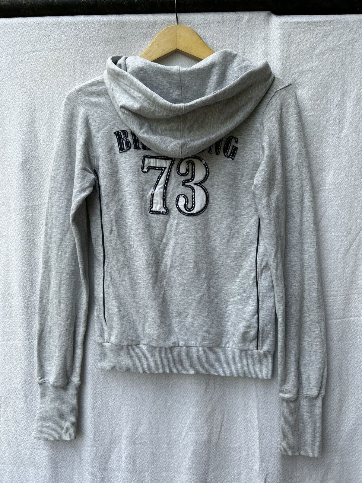 20471120 × Billabong × Japanese Brand Billabong Number 73 Hoodie Zip Up Style Size US S / EU 44-46 / 1 - 2 Thumbnail