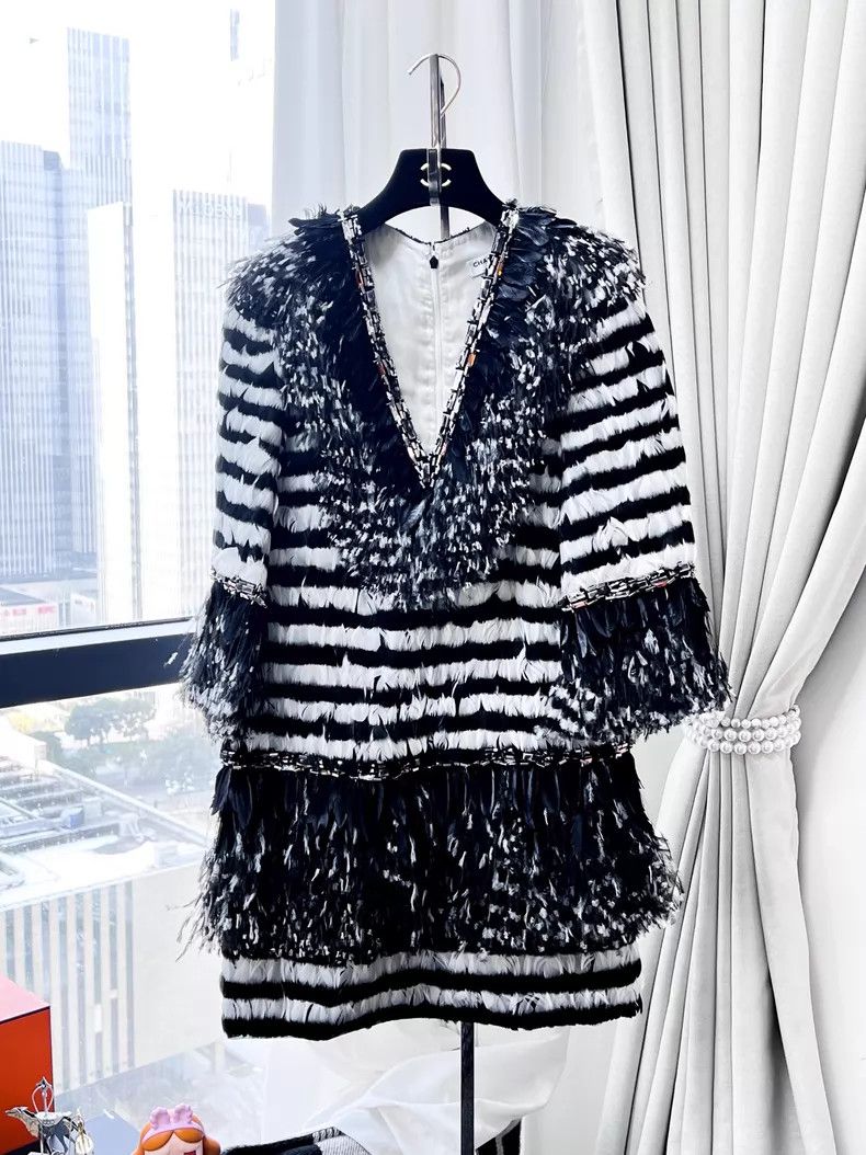Chanel Chanel 18A high-end handicraft workshop high-end heavy ind Size XS / US 0-2 / IT 36-38 - 1 Thumbnail