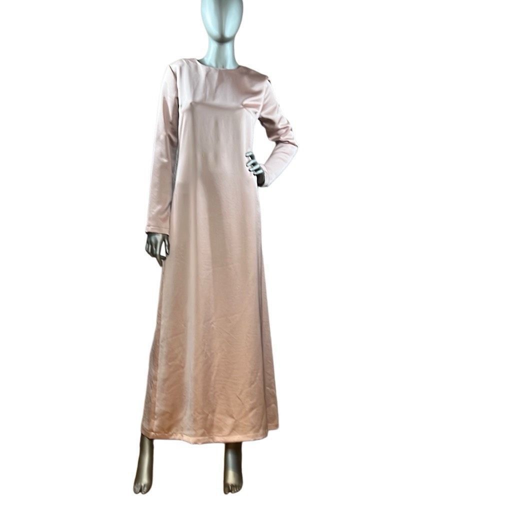 Blush NWT SOALLURE Satin Blush Long Trapeze Dress (004) Size M / US 6-8 / IT 42-44 - 4 Thumbnail