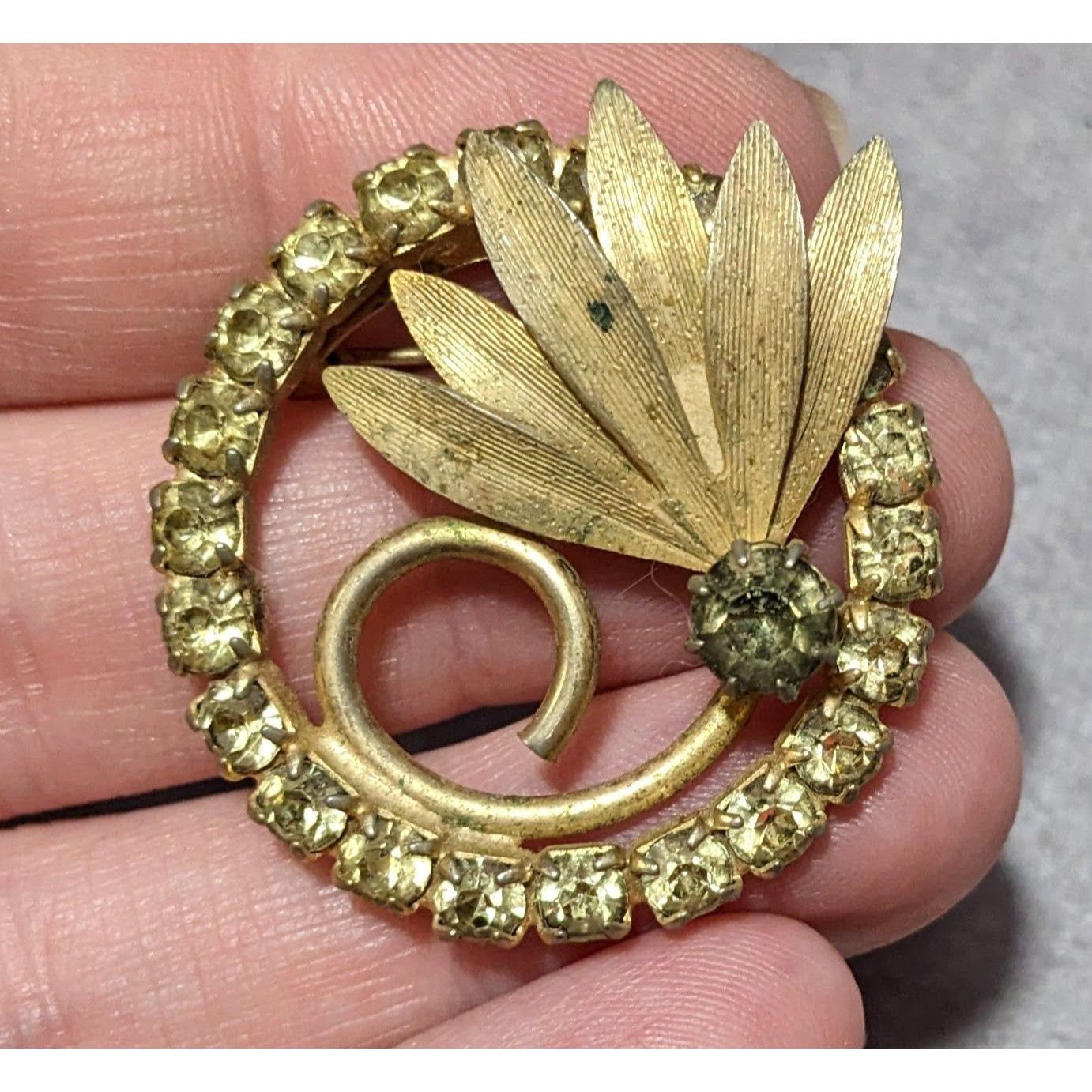 Other Vintage Gold Tone Floral Rhinestone Brooch Size ONE SIZE - 5 Thumbnail