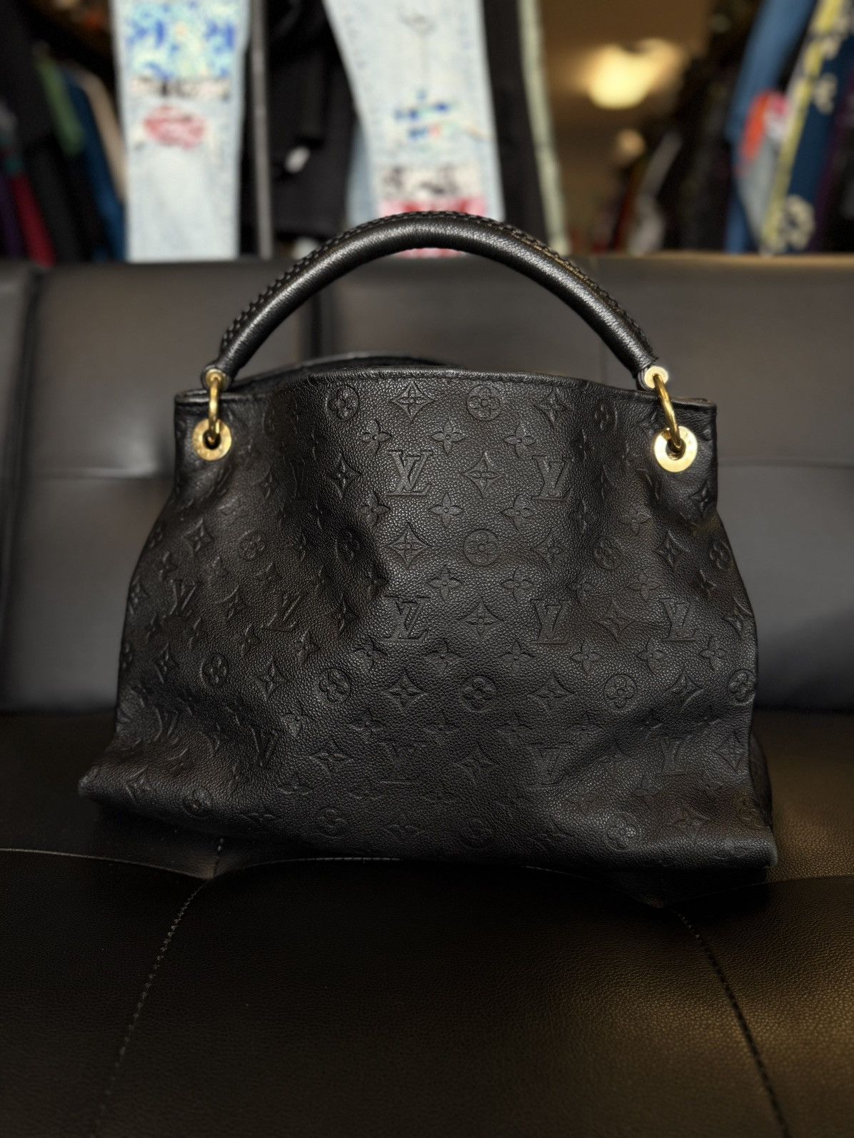 Louis Vuitton Louis Vuitton Artsy MM Black Purse $3400 Discontinued Size ONE SIZE - 1 Thumbnail