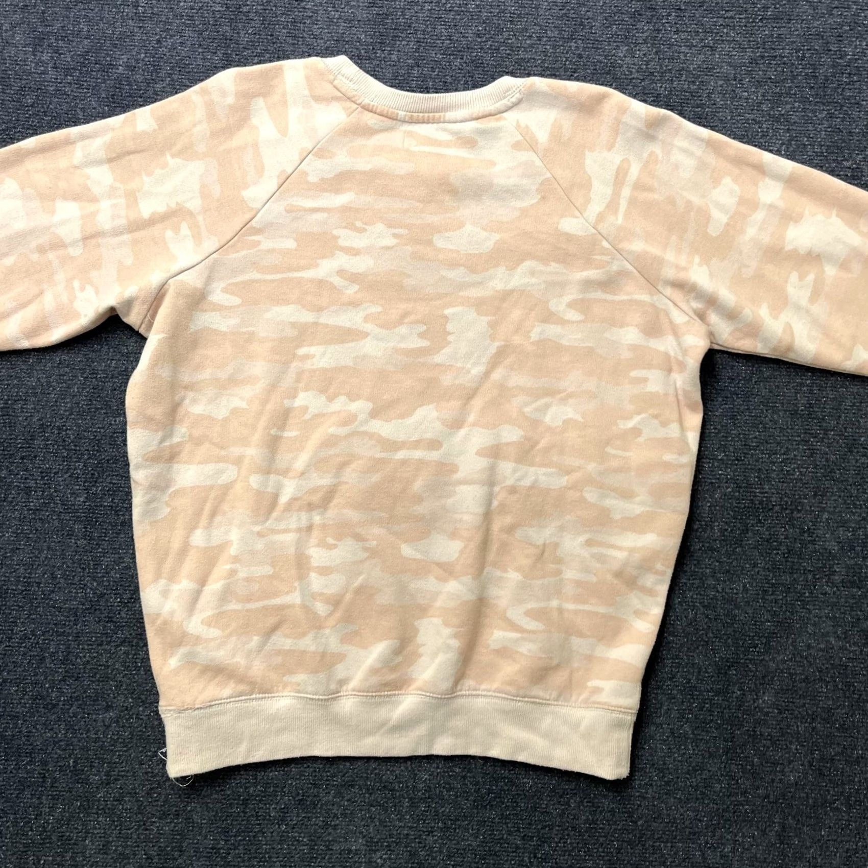 Lucky Brand VINTAGE Lucky Brand Sweatshirt Womens S Pink Camo Fleece Crewneck Raglan Pullover Size S / US 4 / IT 40 - 4 Thumbnail