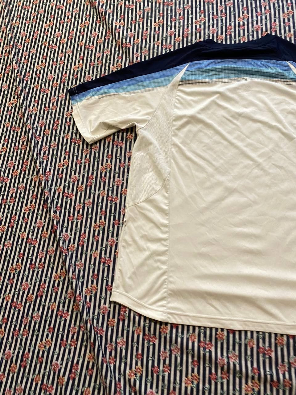 Umbro Streetwear T-Shirt Umbro logo Y2K Vintage Size US XL / EU 56 / 4 - 9 Thumbnail