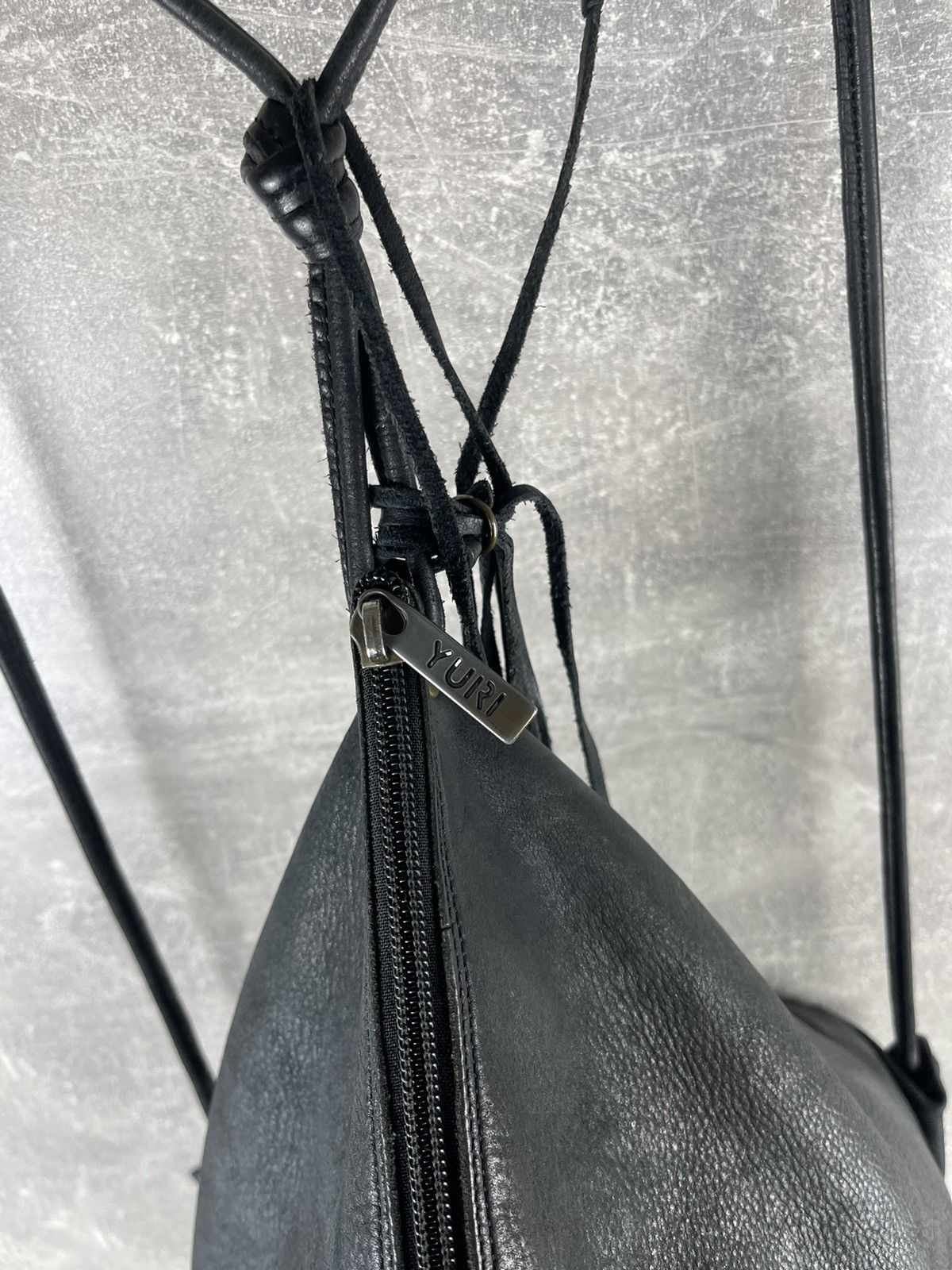 Vintage Avant Garde Yuri Leather Drawstring Backpack Shoulder Bag Size ONE SIZE - 4 Thumbnail