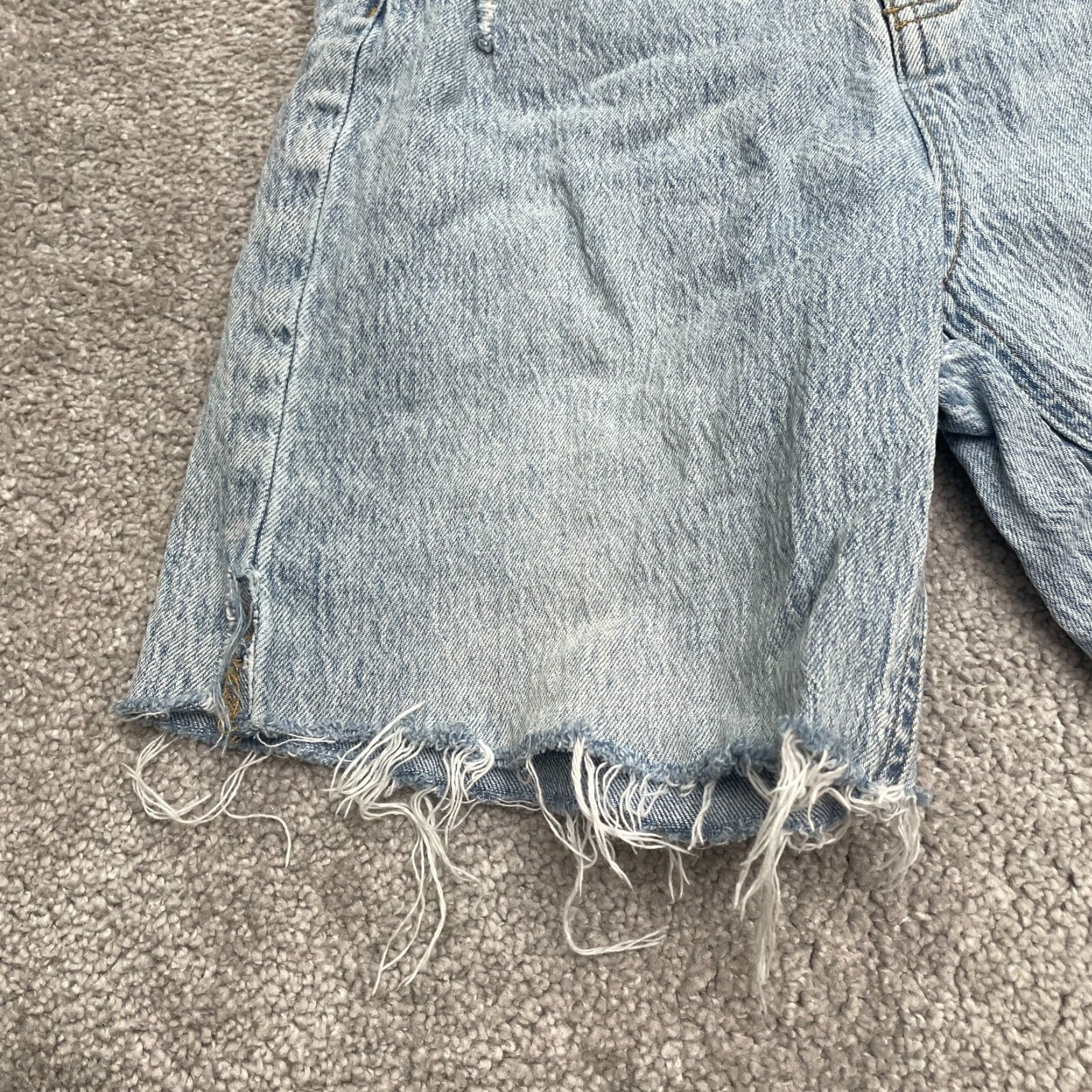 H&M H&M Distressed High Rise Denim Shorts Womens 2 Blue Light Wash Stretch Casual Size 26" / US 2 / IT 38 - 4 Thumbnail