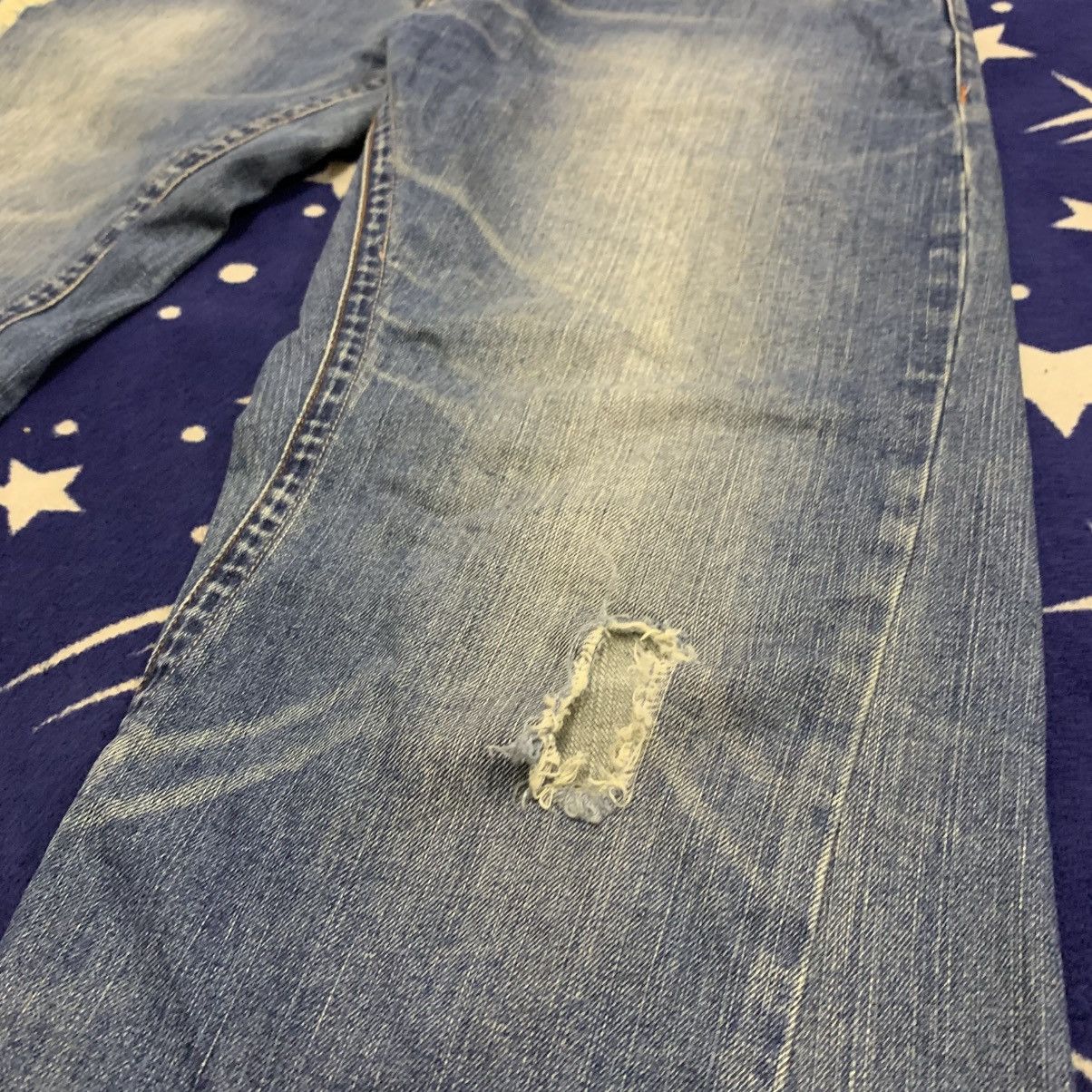 True Religion True Religion Section Billy Mushroom Patch Denim Distressed Size US 35 - 9 Thumbnail