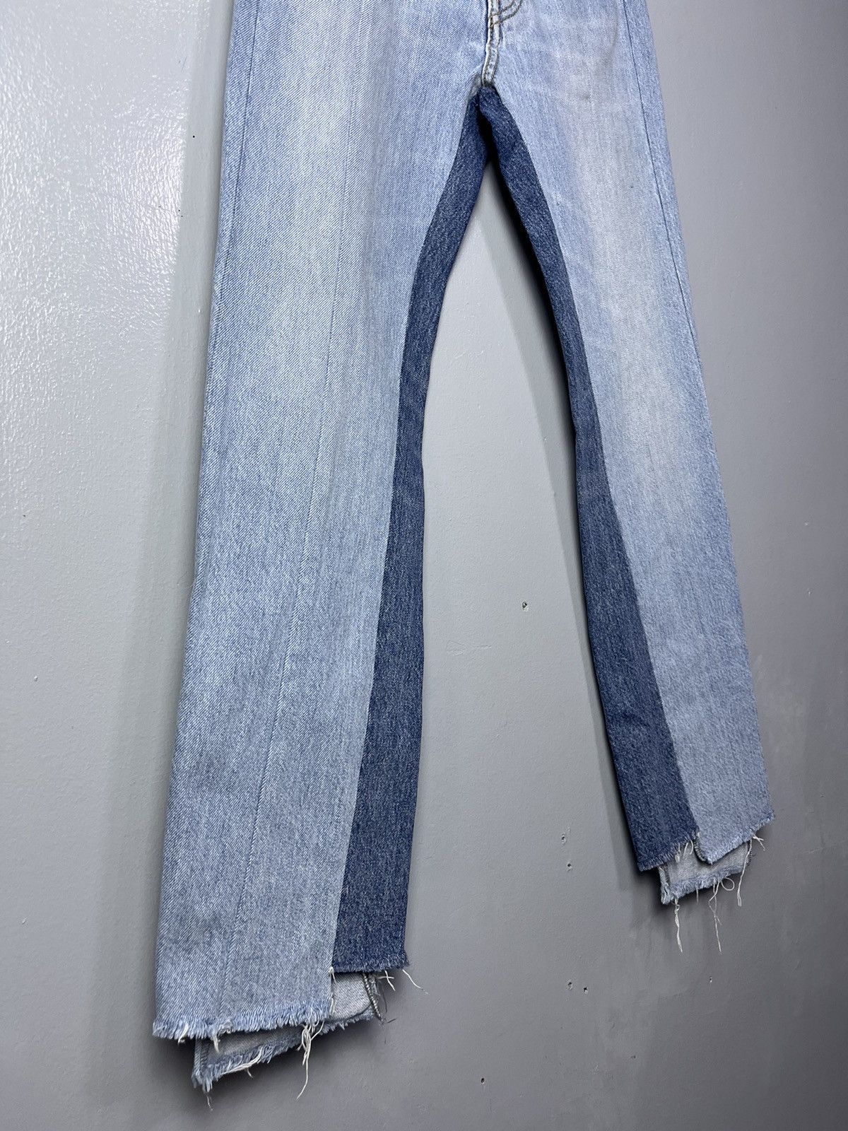 Maison Margiela Maison Margiela SS22 Destructured Jeans Size 25" / US 0 / IT 36 - 2 Thumbnail