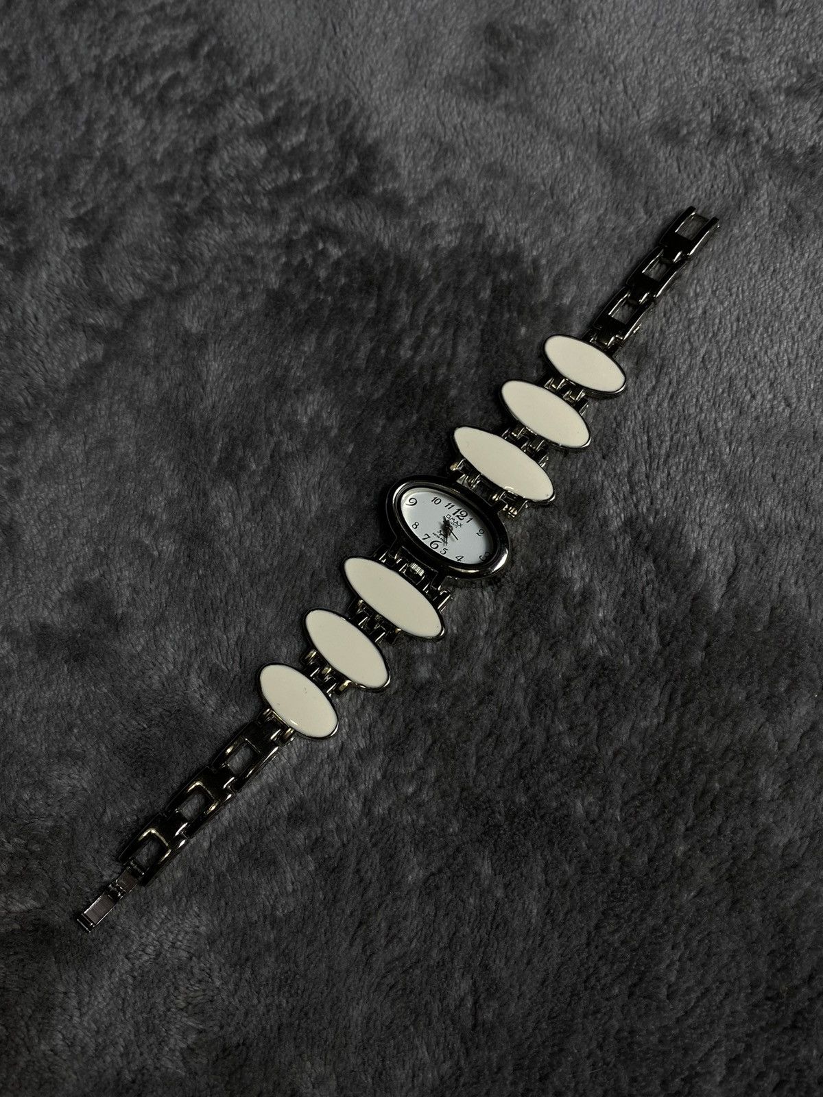Vintage Futuristic Vintage OMAX Bracelet Watch in Japanese Style Size ONE SIZE - 3 Thumbnail
