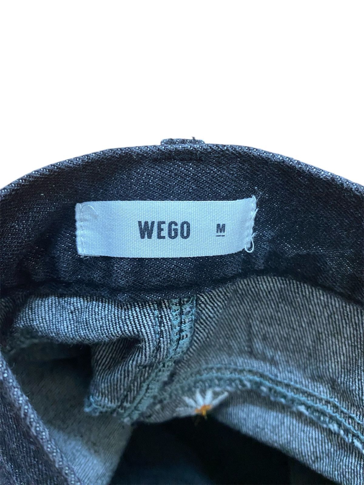 Japanese Brand WEGO JAPANESE STREEWEAR FLORAL EMBROIDERED JEANS. Size 27" / US 4 / IT 40 - 3 Thumbnail
