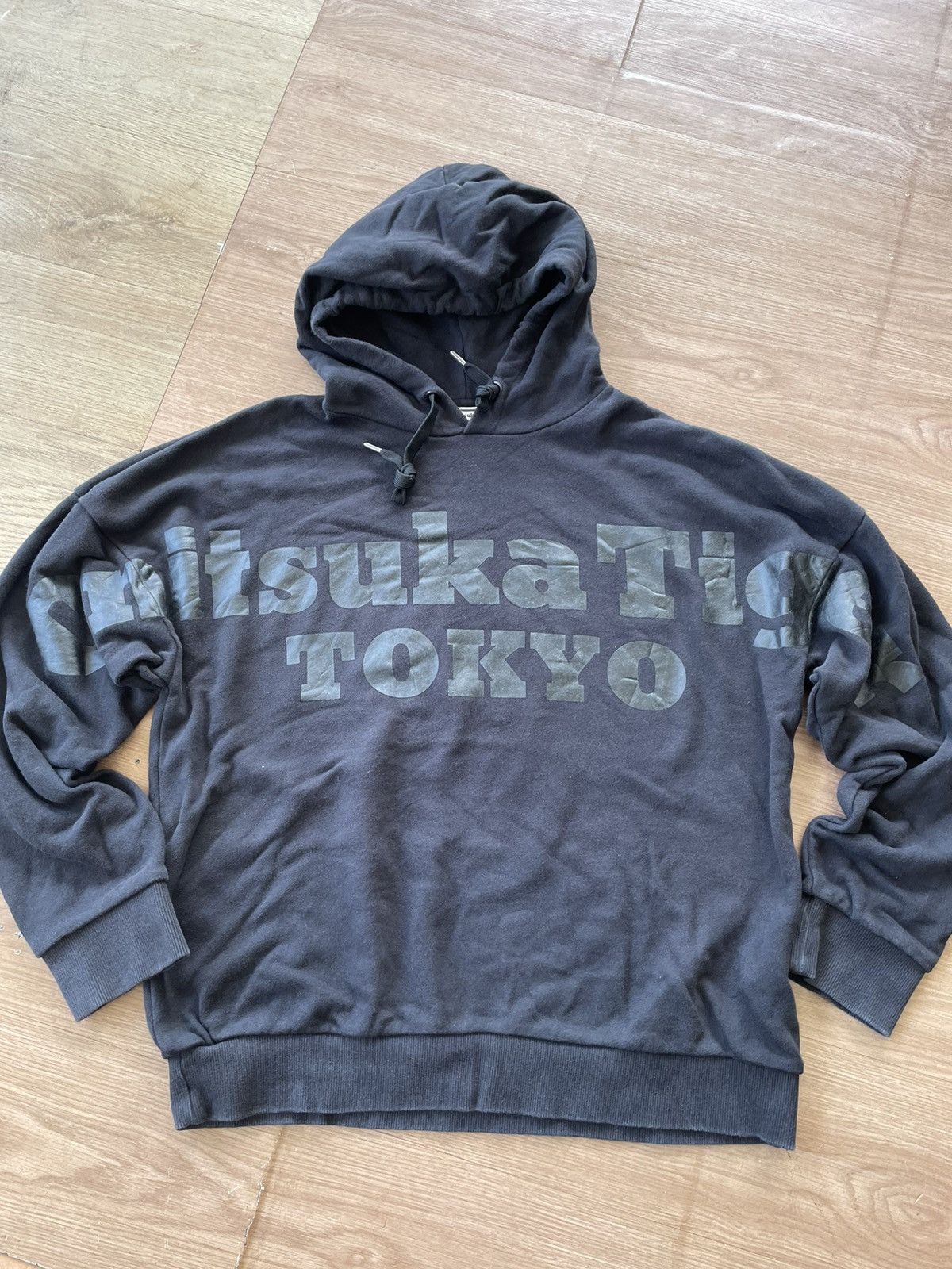 Onitsuka Tiger Rare Onitsuka Tiger Tokyo Spell Out Hoodie Size US M / EU 48-50 / 2 - 1 Thumbnail