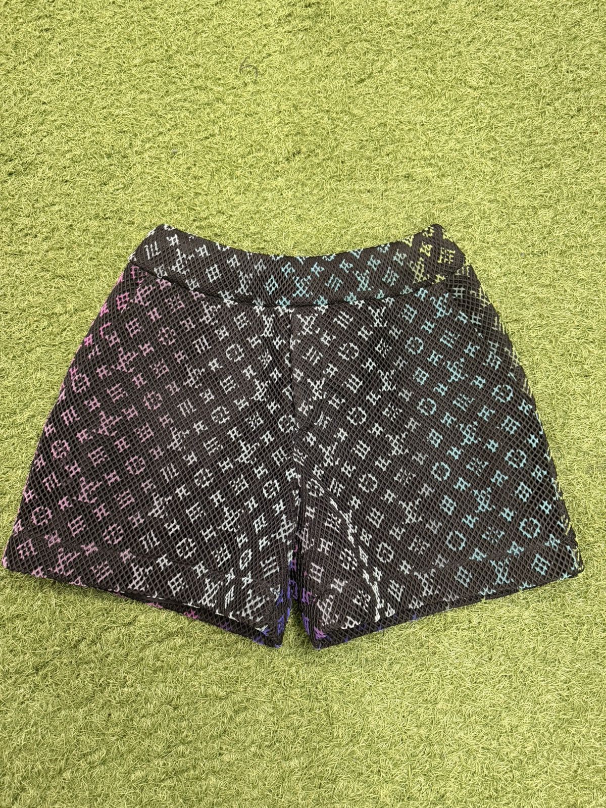Louis Vuitton Louis Vuitton Monogram Mesh Shorts Size US 32 / EU 48 - 1 Thumbnail