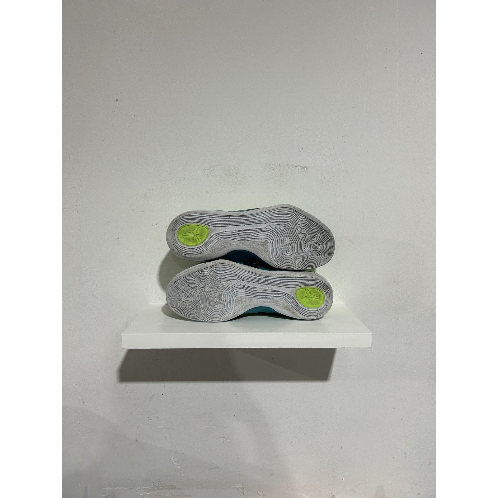 Other KOBE 9 EASTER SIZE 10 PRE OWNED Size US 10 / EU 43 - 2 Thumbnail