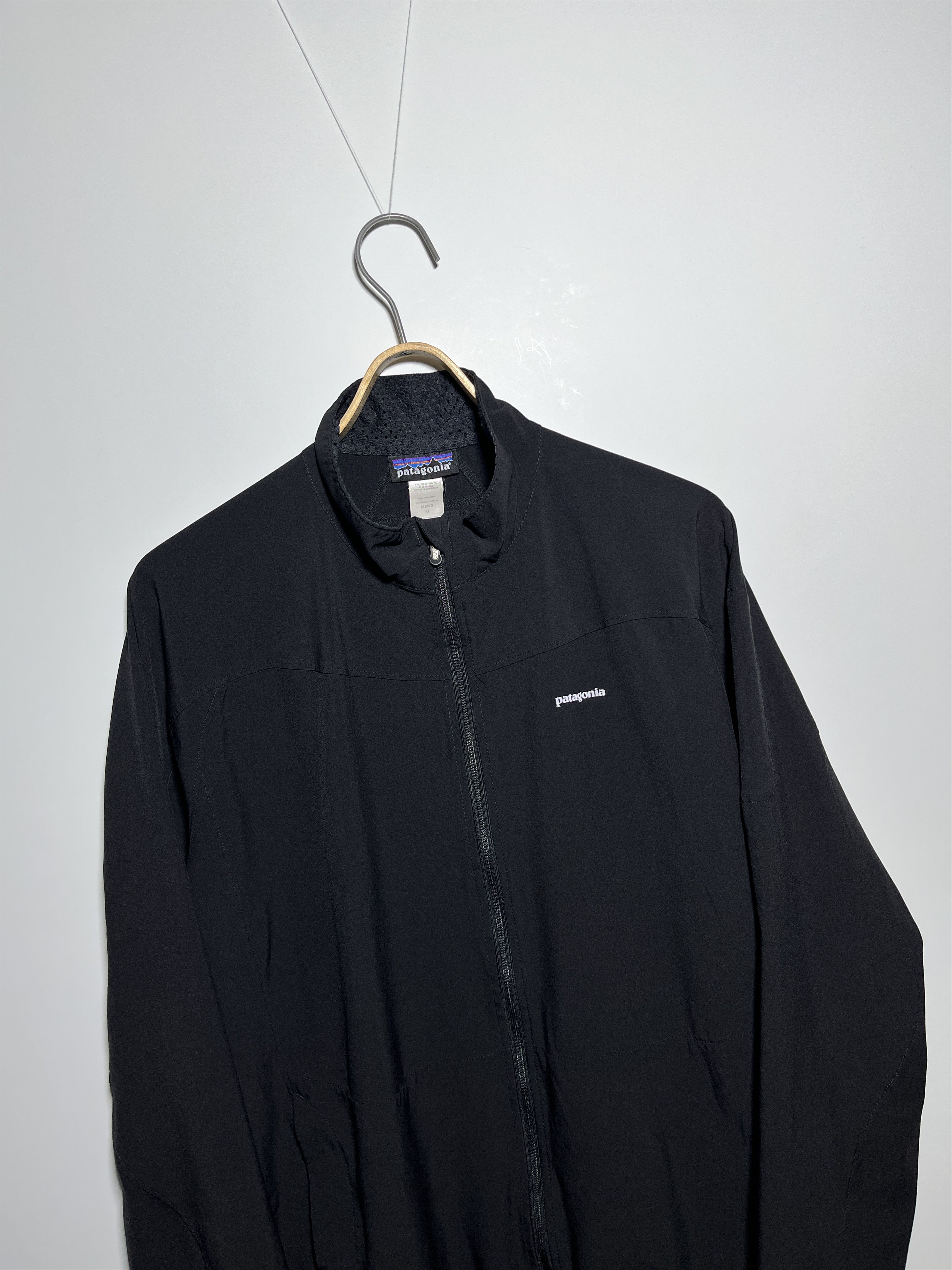 Patagonia Patagonia Reflective Logos Black Lightweight Running Jacket Size US XL / EU 56 / 4 - 5 Thumbnail