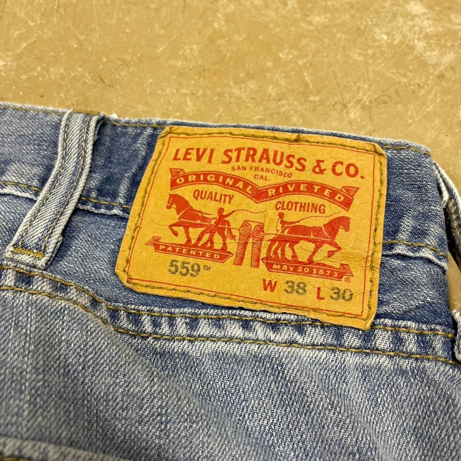Levi's Levi's 559 blue denim jeans Size 38x30 Size US 38 / EU 54 - 2 Thumbnail