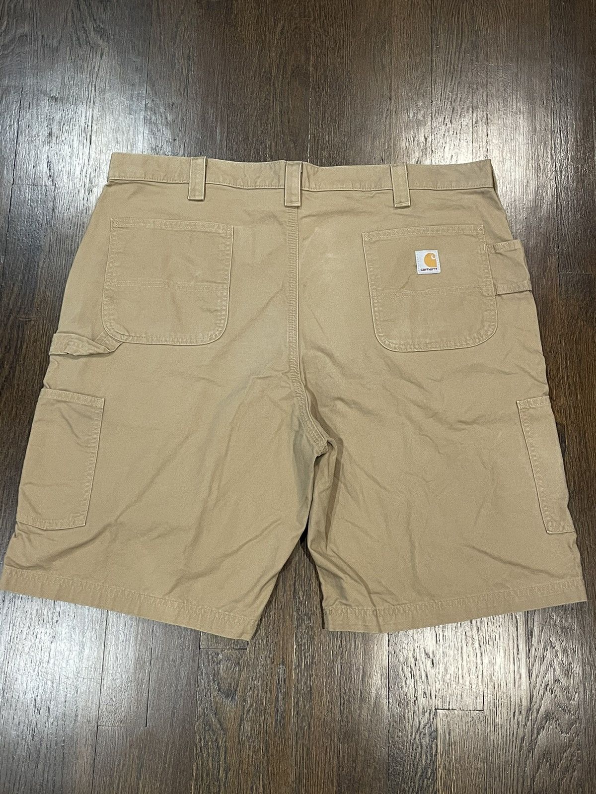 Carhartt Carhartt tan baggy cargo shorts Size US 42 / EU 58 - 1 Thumbnail