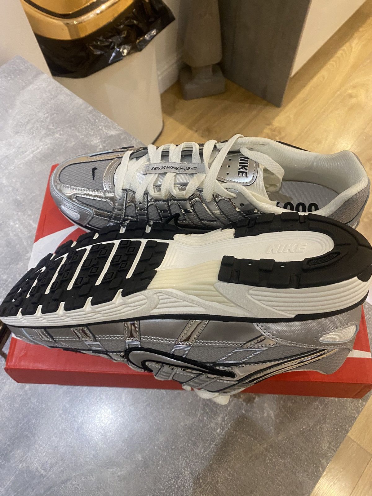 Nike Nike P6000 Metallic Silver Size US 10 / EU 43 - 10 Thumbnail
