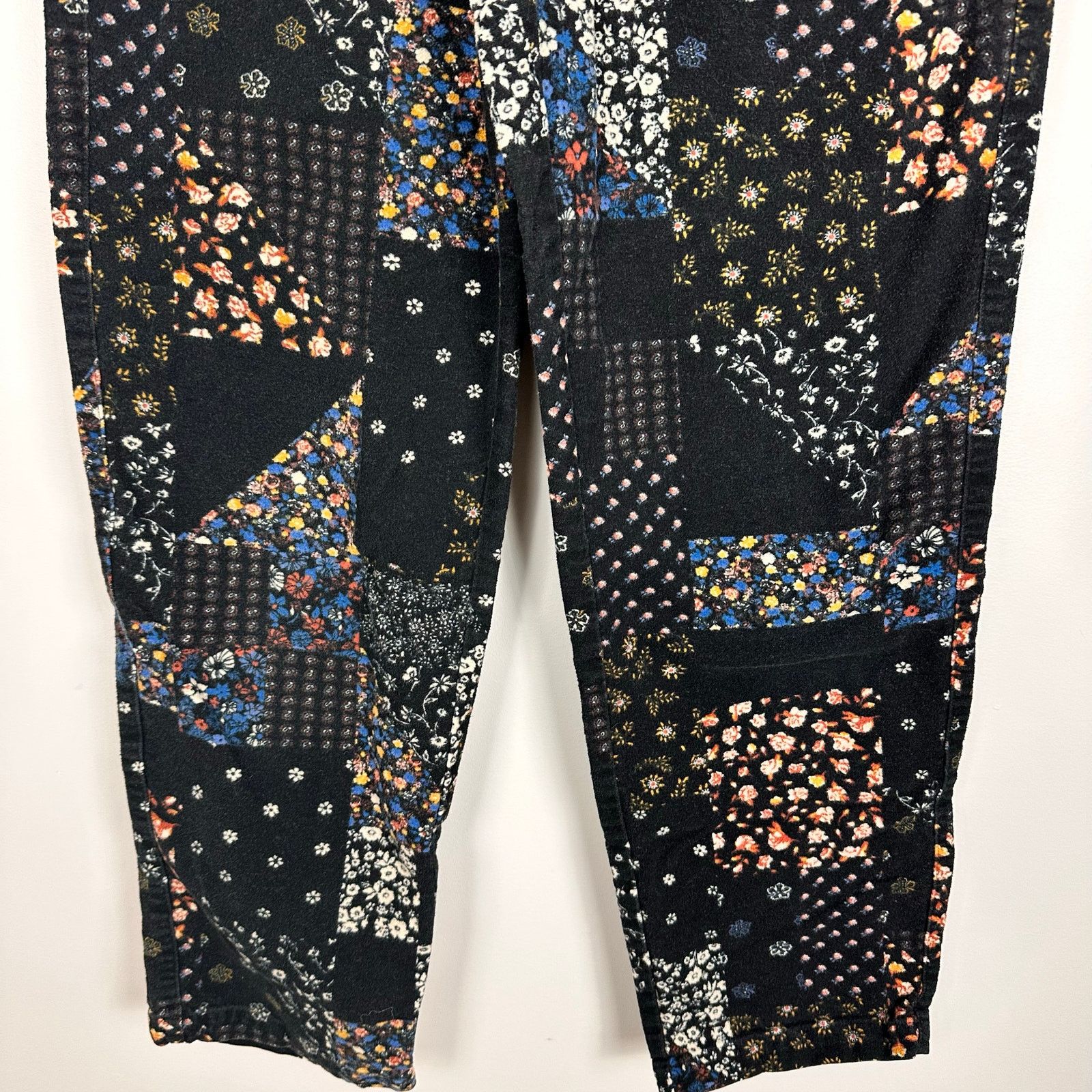 Urban Outfitters UO Mens Patchwork Floral Pattern Beach Casual Pant Sz Small Size US 26 / EU 42 - 7 Thumbnail