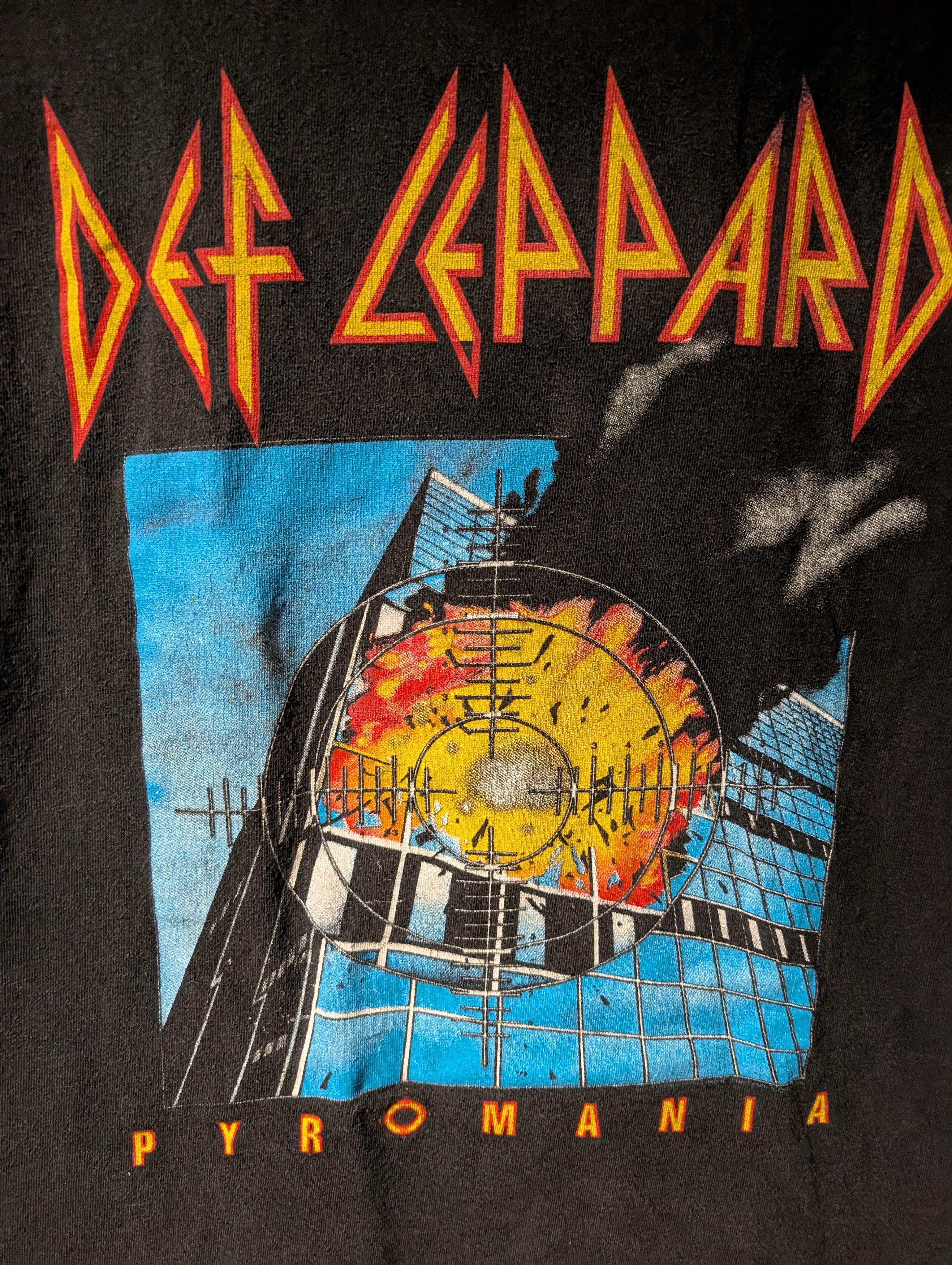 Band Tees Def Leppard Pyromania Tour Tee Styled Vintage Band T-Shirt L Size US L / EU 52-54 / 3 - 2 Thumbnail