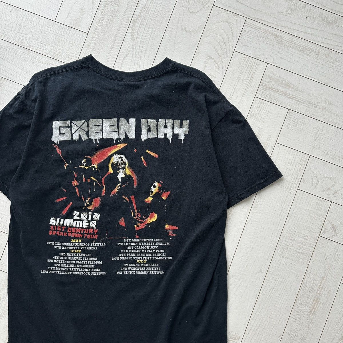 Band Tees Vintage 00s Green Day 21th Century Breakdown 2010 tour tee Size US L / EU 52-54 / 3 - 4 Thumbnail