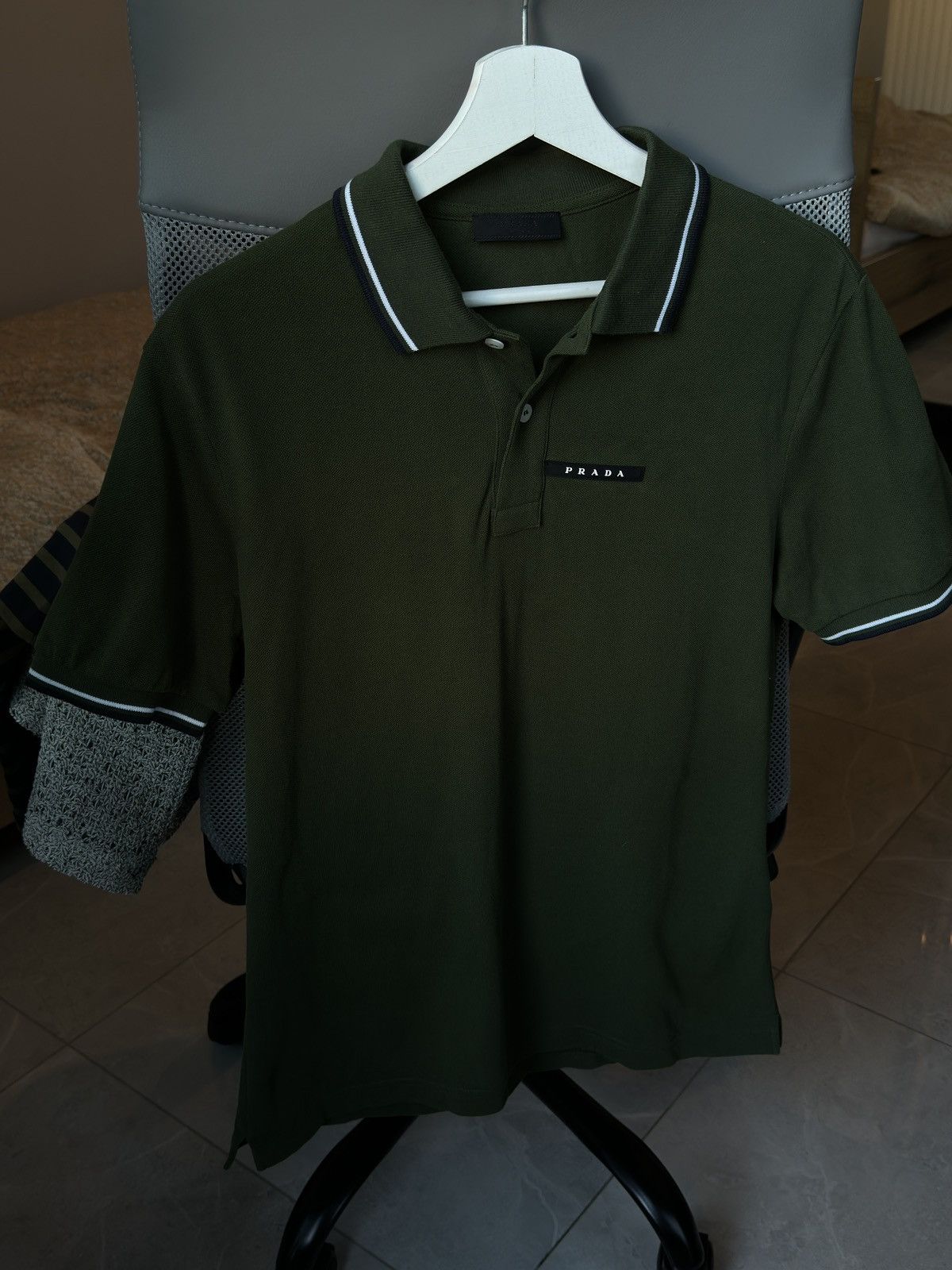 Prada Prada green khaki polo shirt button basic luxury Size US M / EU 48-50 / 2 - 2 Thumbnail