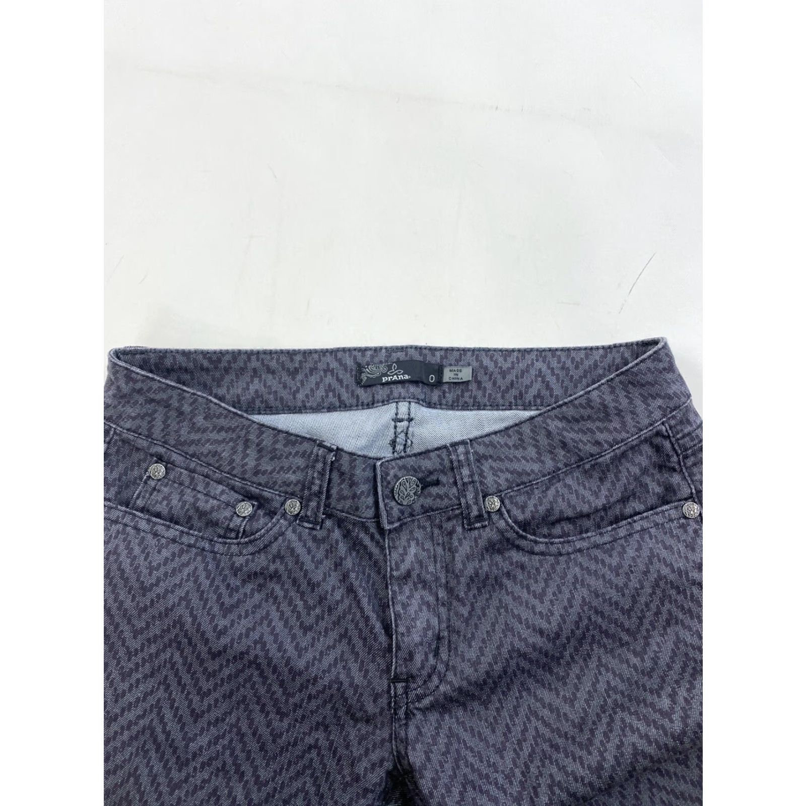Prana Prana Skinny Jeans Womens 0 Geometric Print Multi-color Regular Zip Jeans Womens 0 Prana Geometric Print Skinny Size 25" / US 0 / IT 36 - 3 Thumbnail