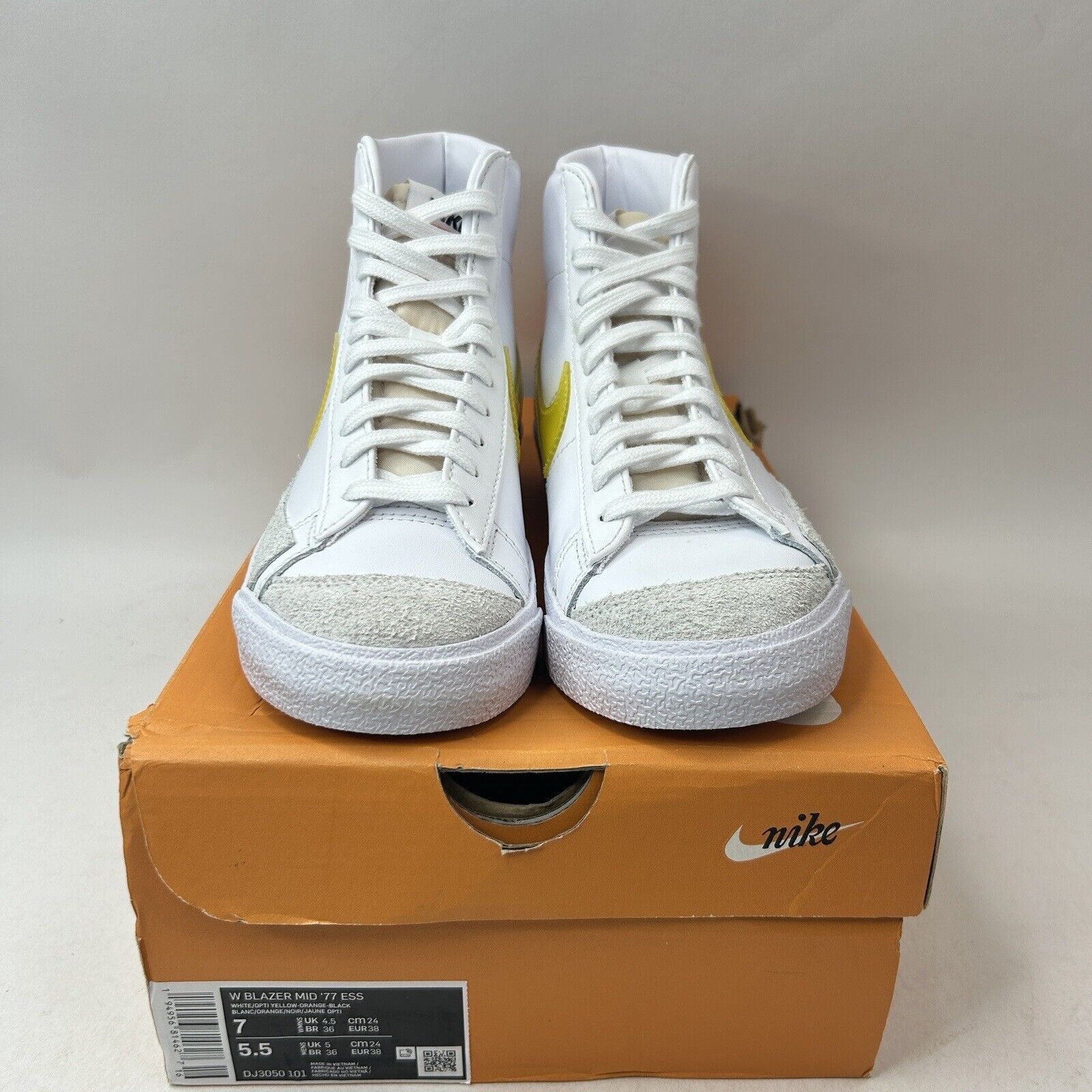 Nike Nike Blazer Mid 77’ WMNS “Opti Yellow” 2024 Size US 7 / IT 37 - 2 Thumbnail