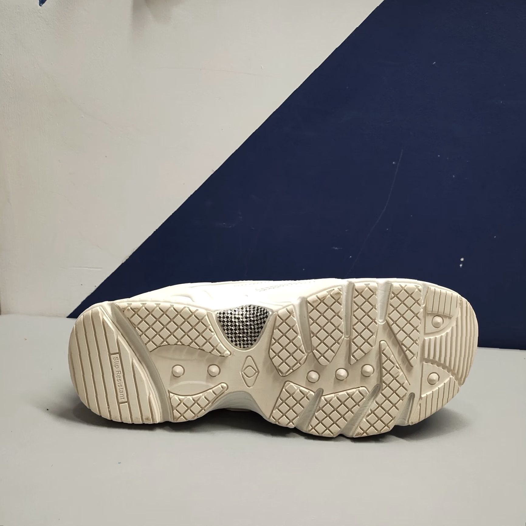 Doublet Apex Womens Walking Sneakers 12W White Logo Round Toe Low Top Size XL / US 12-14 / IT 48-50 - 7 Thumbnail