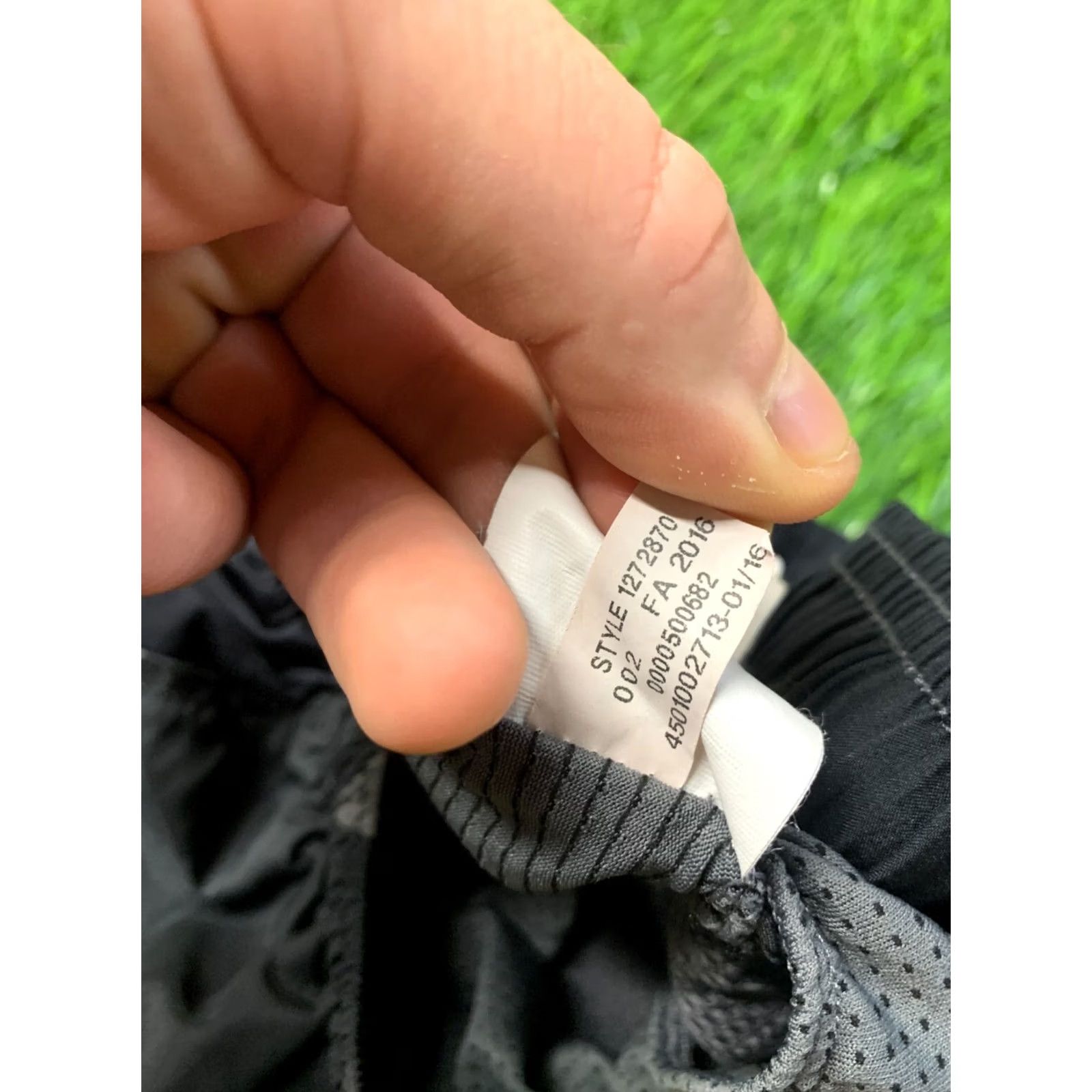 Under Armour Under Armour HeatGear ORIGINAL Training Shorts Mens S Black and Gray 1272870 Size US 29 - 7 Thumbnail