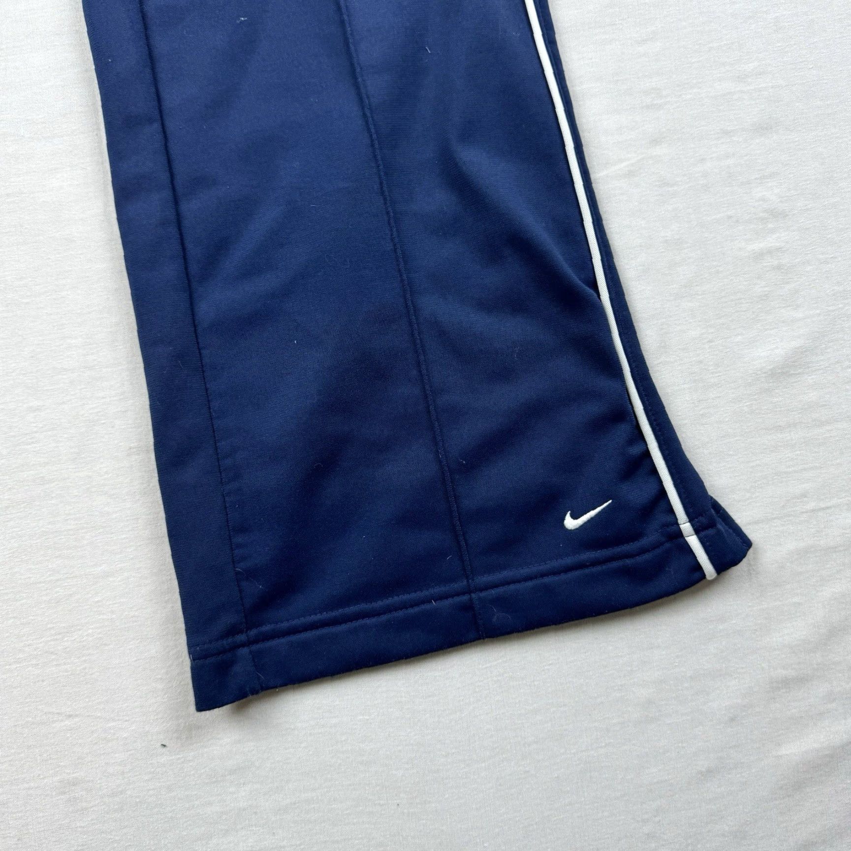 Nike VINTAGE Nike Track Pants Womens XL Flared Inseam 30.5" Silver Tag Hipster Y2K Activewear Size 40" / US 18 - 2 Thumbnail